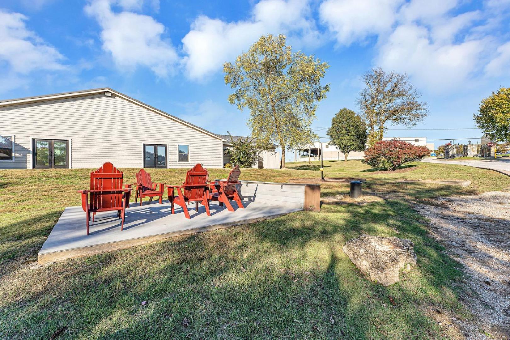 Branson 2BR Retreat | Jacuzzi + Gym + Pools