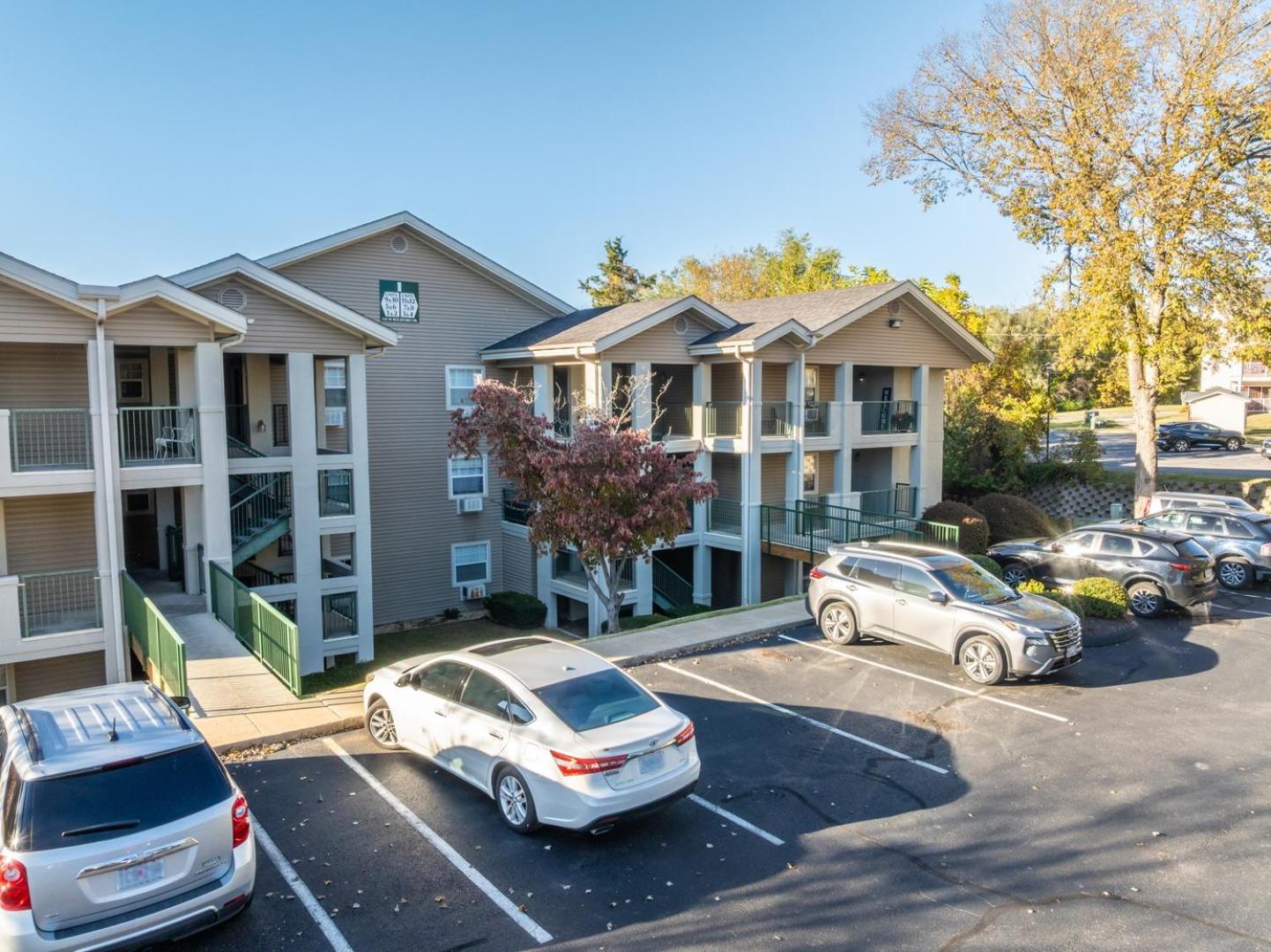 Branson 2BR Retreat | Jacuzzi + Gym + Pools