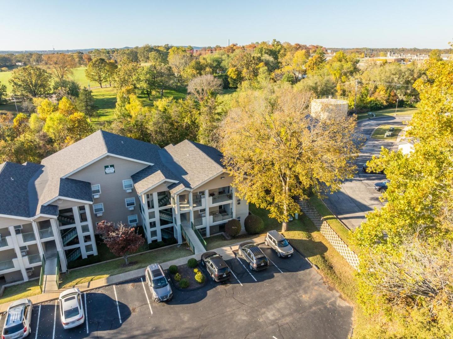 Branson 2BR Retreat | Jacuzzi + Gym + Pools