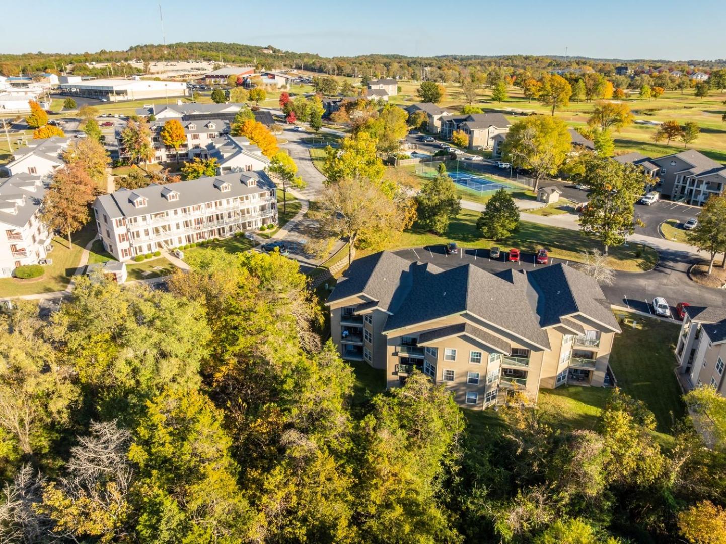 Branson 2BR Retreat | Jacuzzi + Gym + Pools