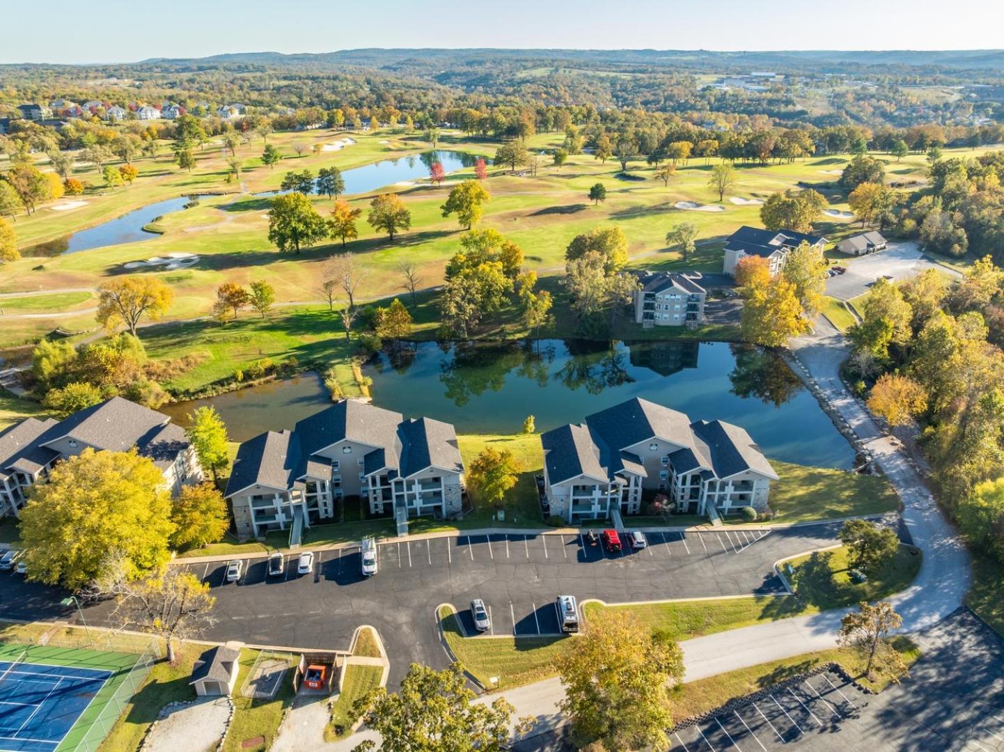 Branson 2BR Retreat | Jacuzzi + Gym + Pools