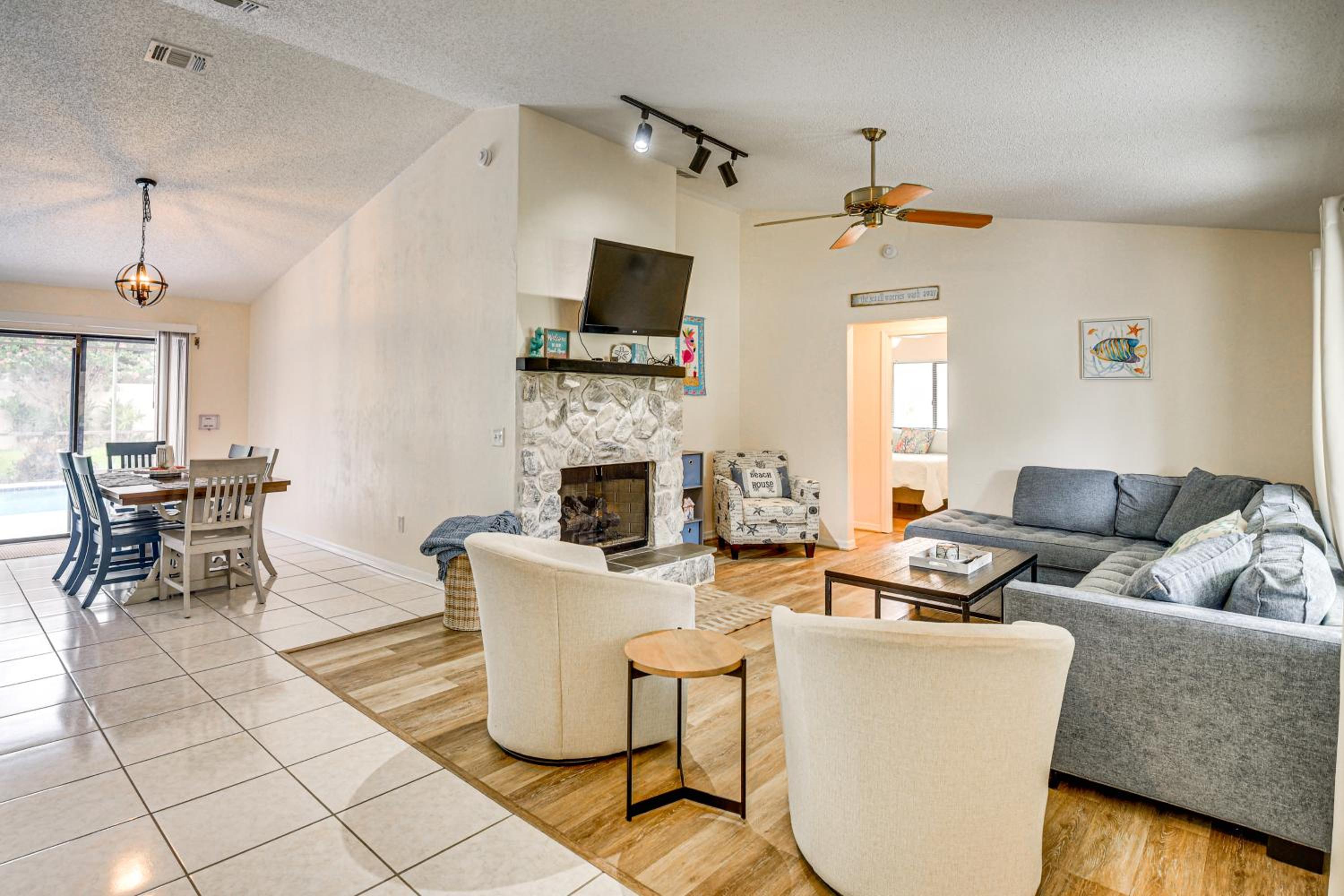 7 Mi to Beach! Poolside Oasis in Port Orange