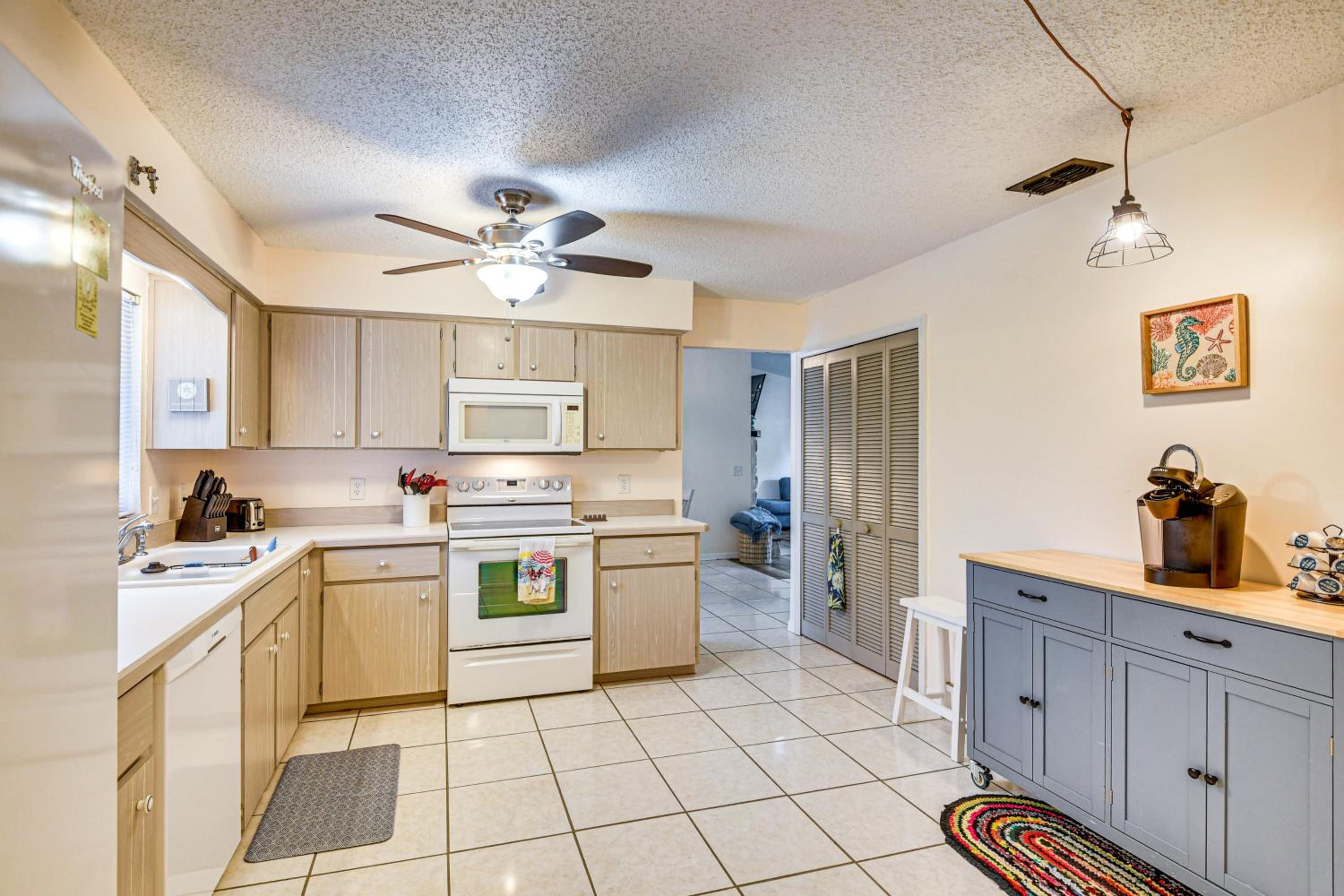 7 Mi to Beach! Poolside Oasis in Port Orange