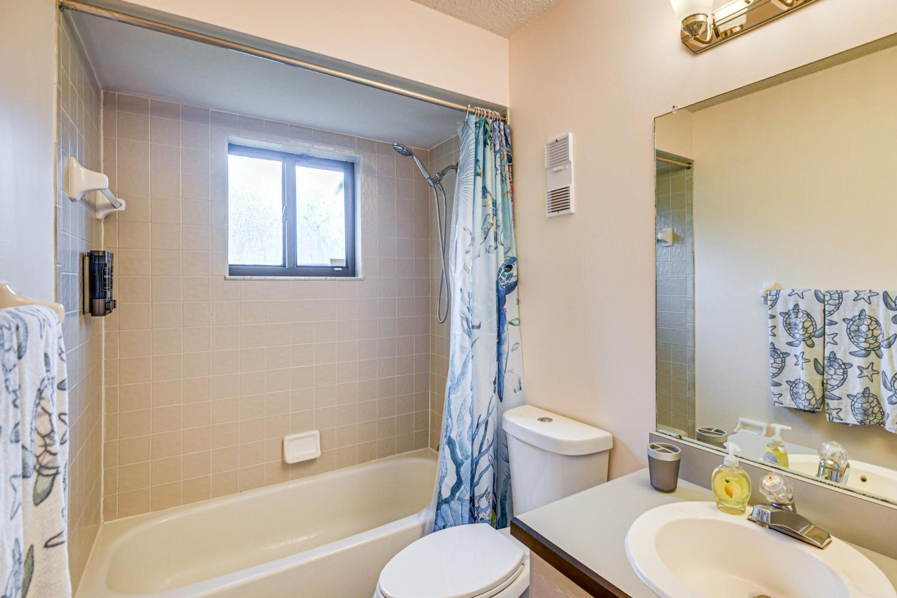 7 Mi to Beach! Poolside Oasis in Port Orange