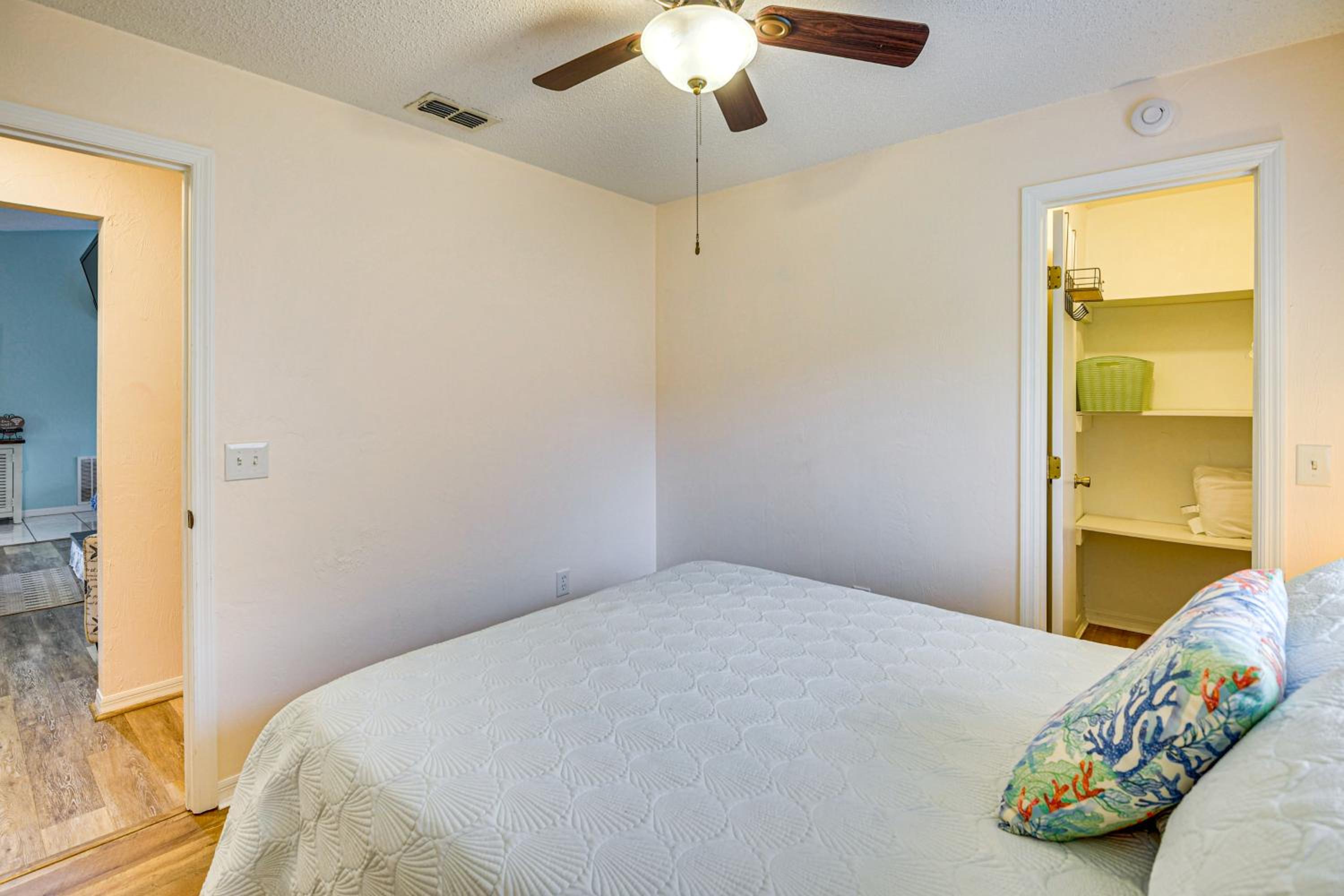 7 Mi to Beach! Poolside Oasis in Port Orange