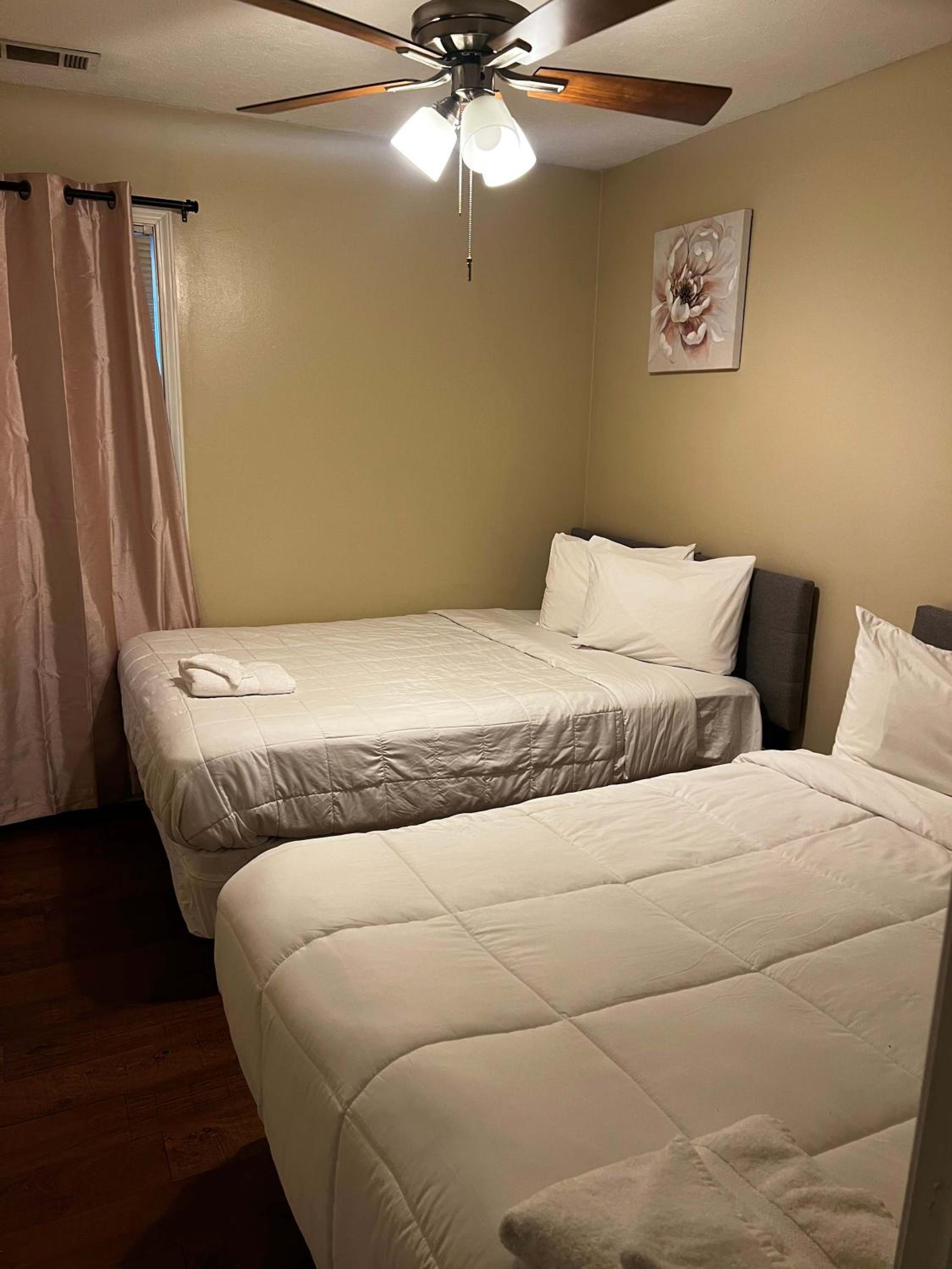 Crimson Creek Stayhouse