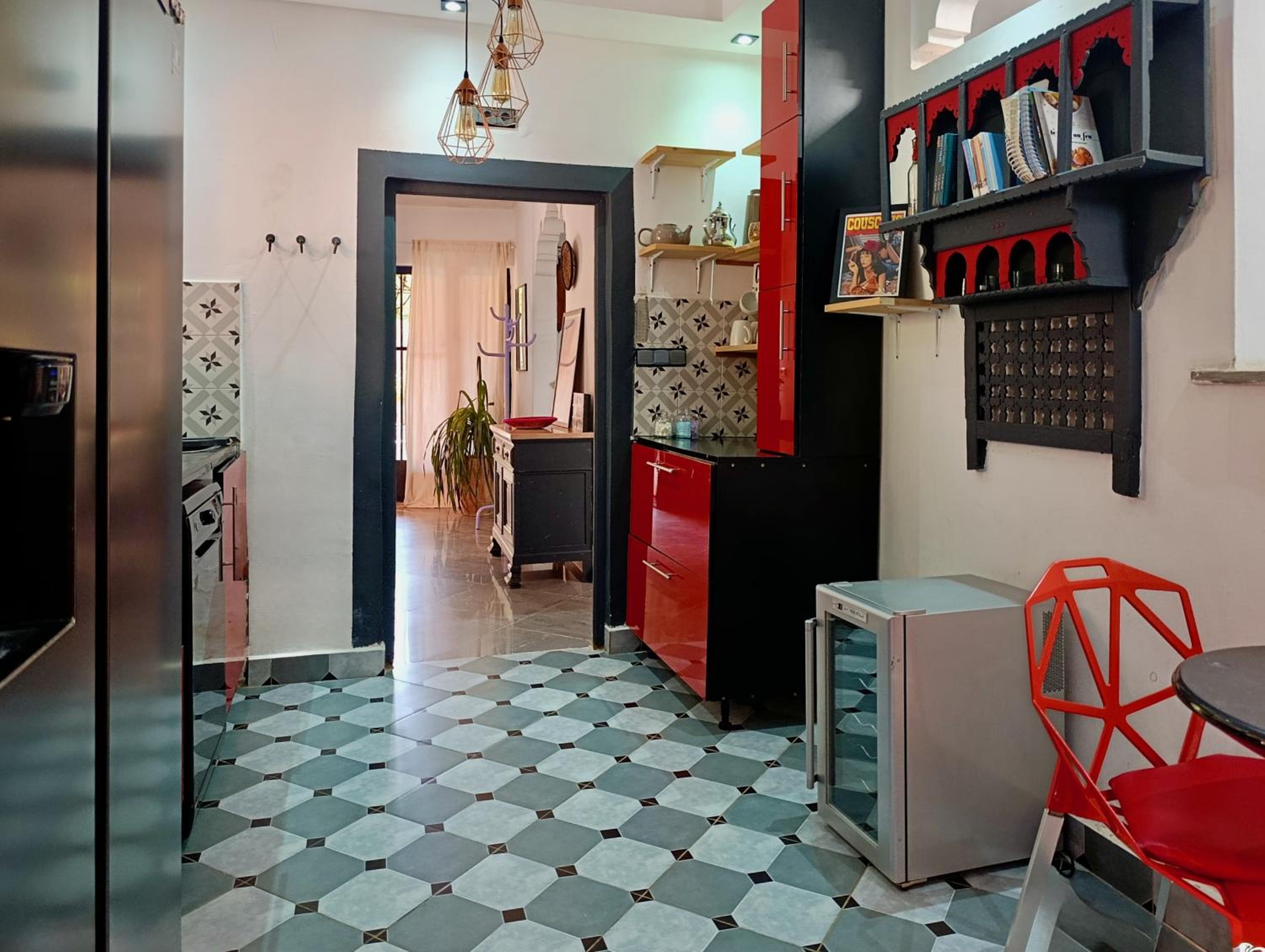 Villa with Private Pool and Garden, Fast Wi-Fi