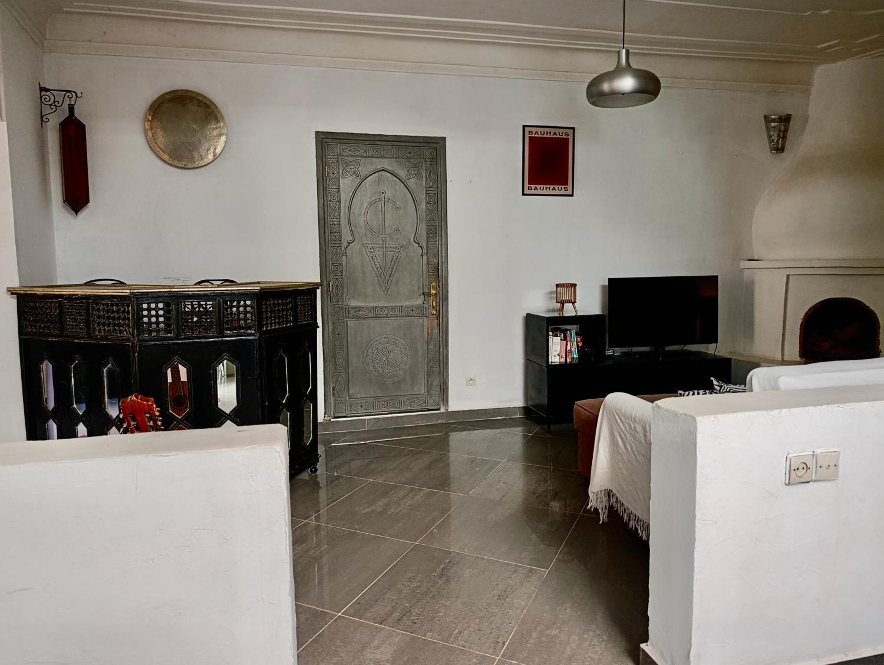 Villa with Private Pool and Garden, Fast Wi-Fi