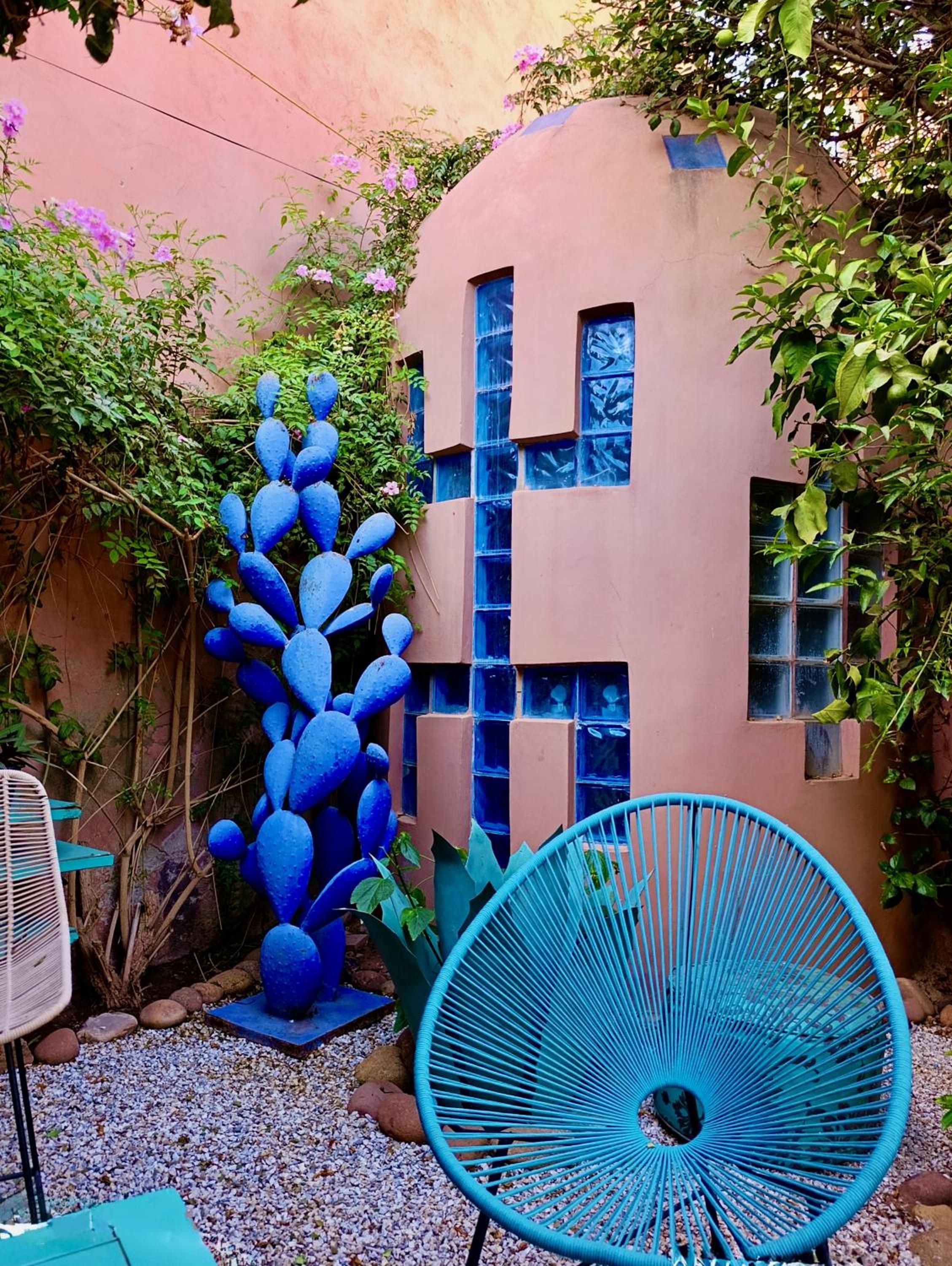 Villa with Private Pool and Garden, Fast Wi-Fi