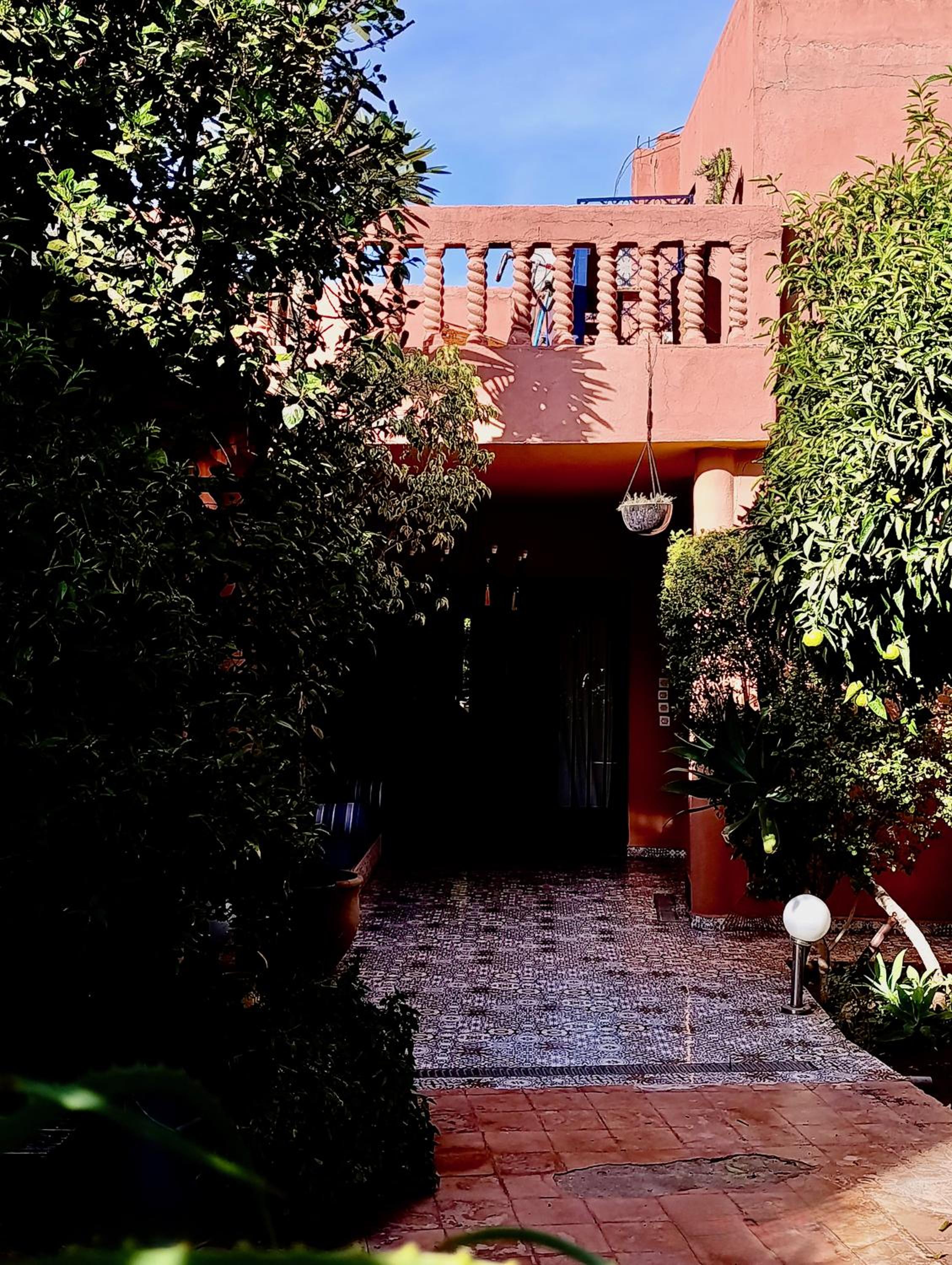 Villa with Private Pool and Garden, Fast Wi-Fi