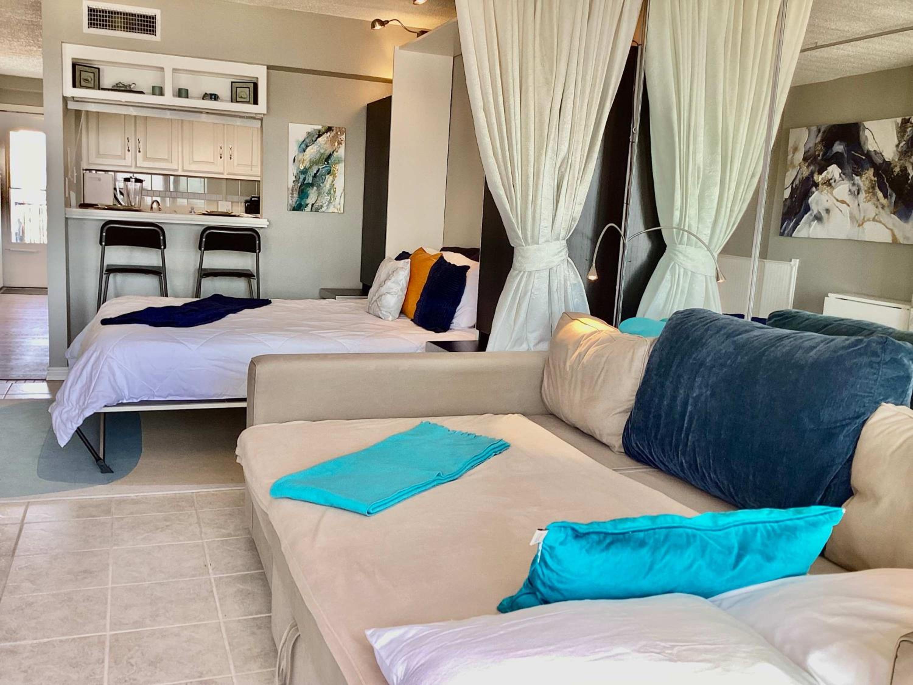 Shoreline Studio Condo for 4