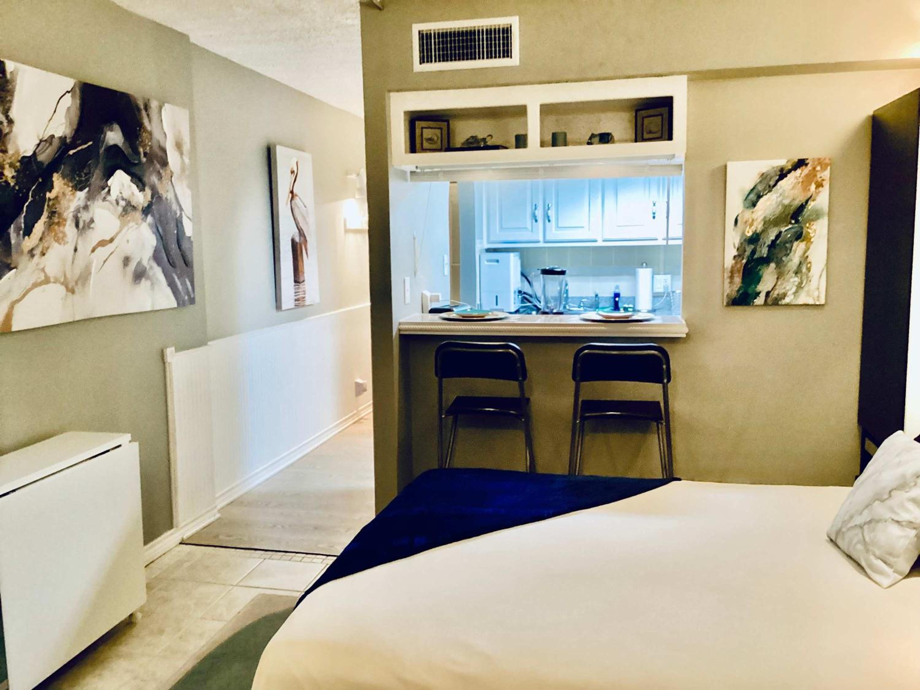 Shoreline Studio Condo for 4