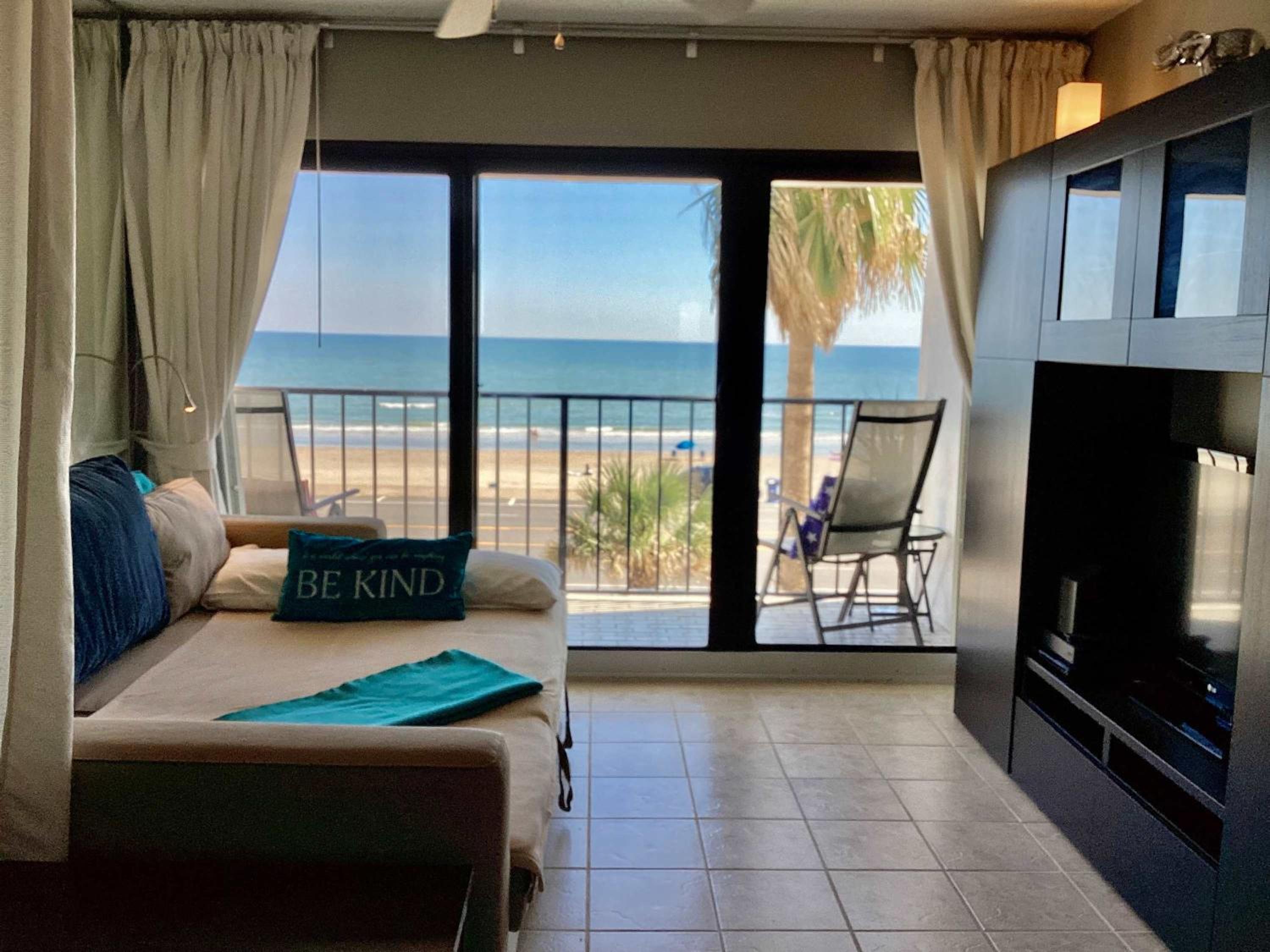 Shoreline Studio Condo for 4