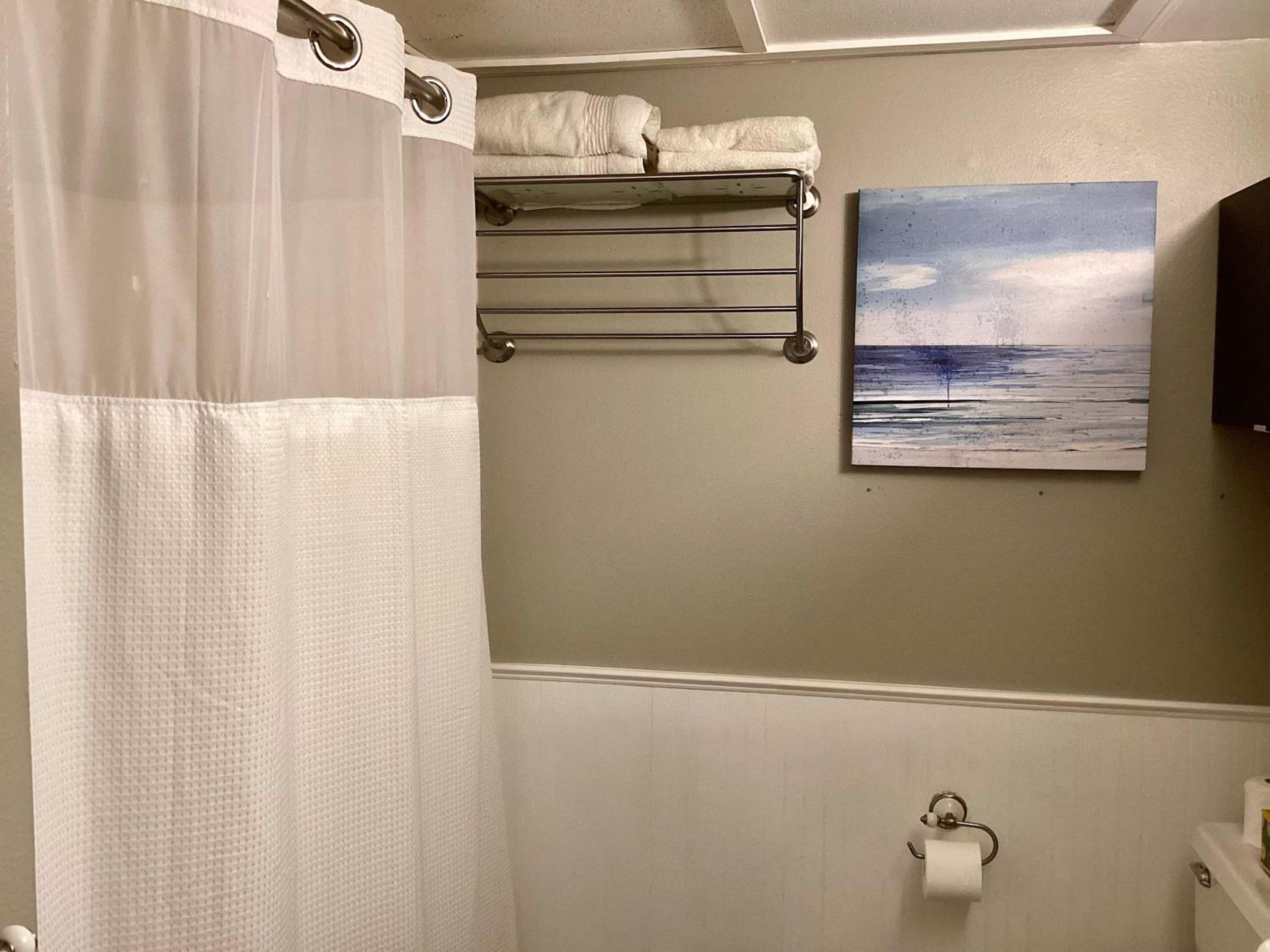 Shoreline Studio Condo for 4