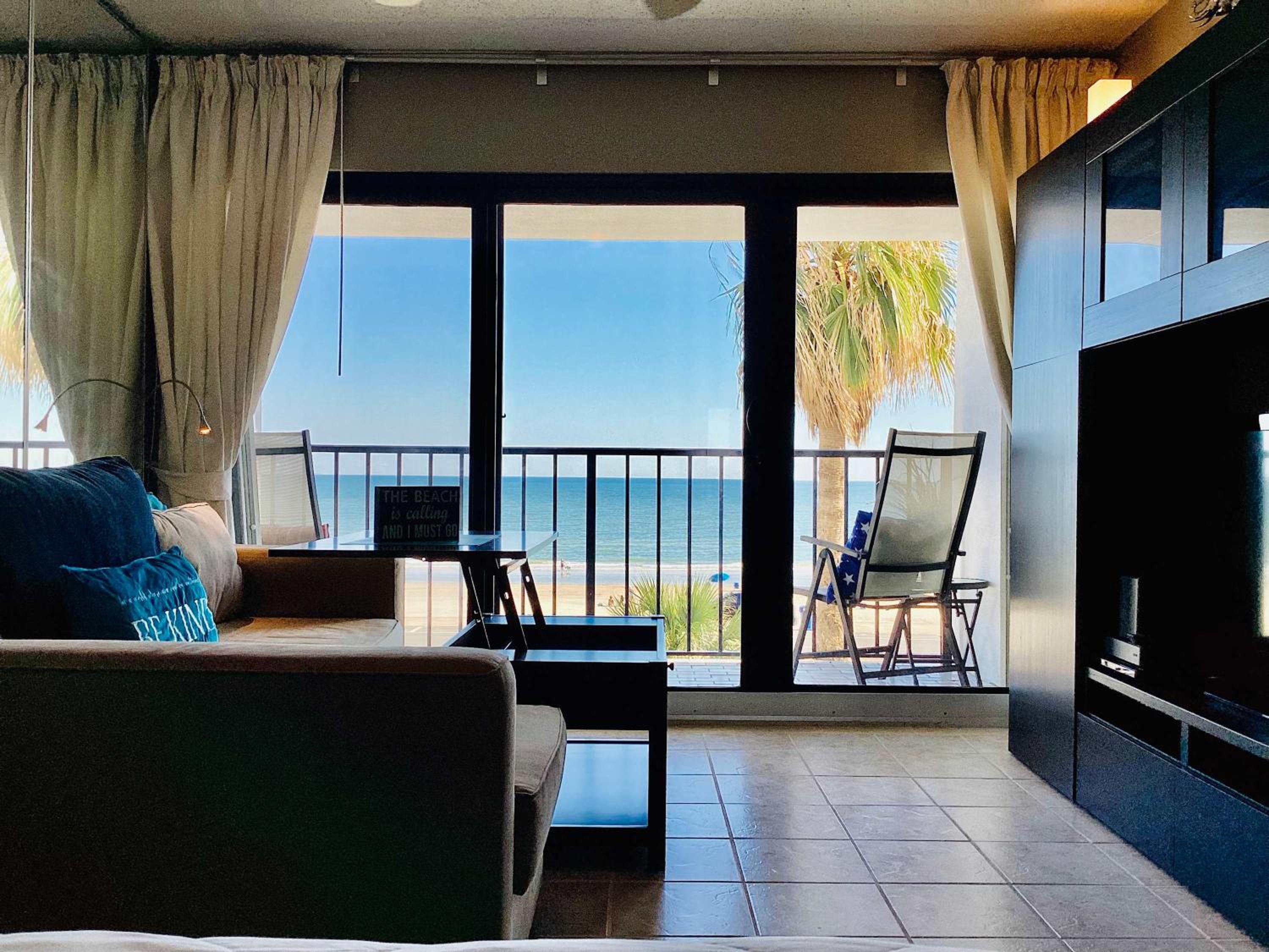 Shoreline Studio Condo for 4