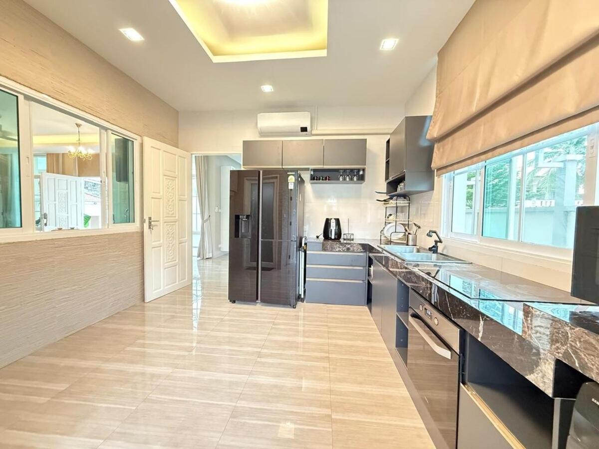 Kamala Beach Phuket - 4BR Private Luxury Pool Villa with Maid