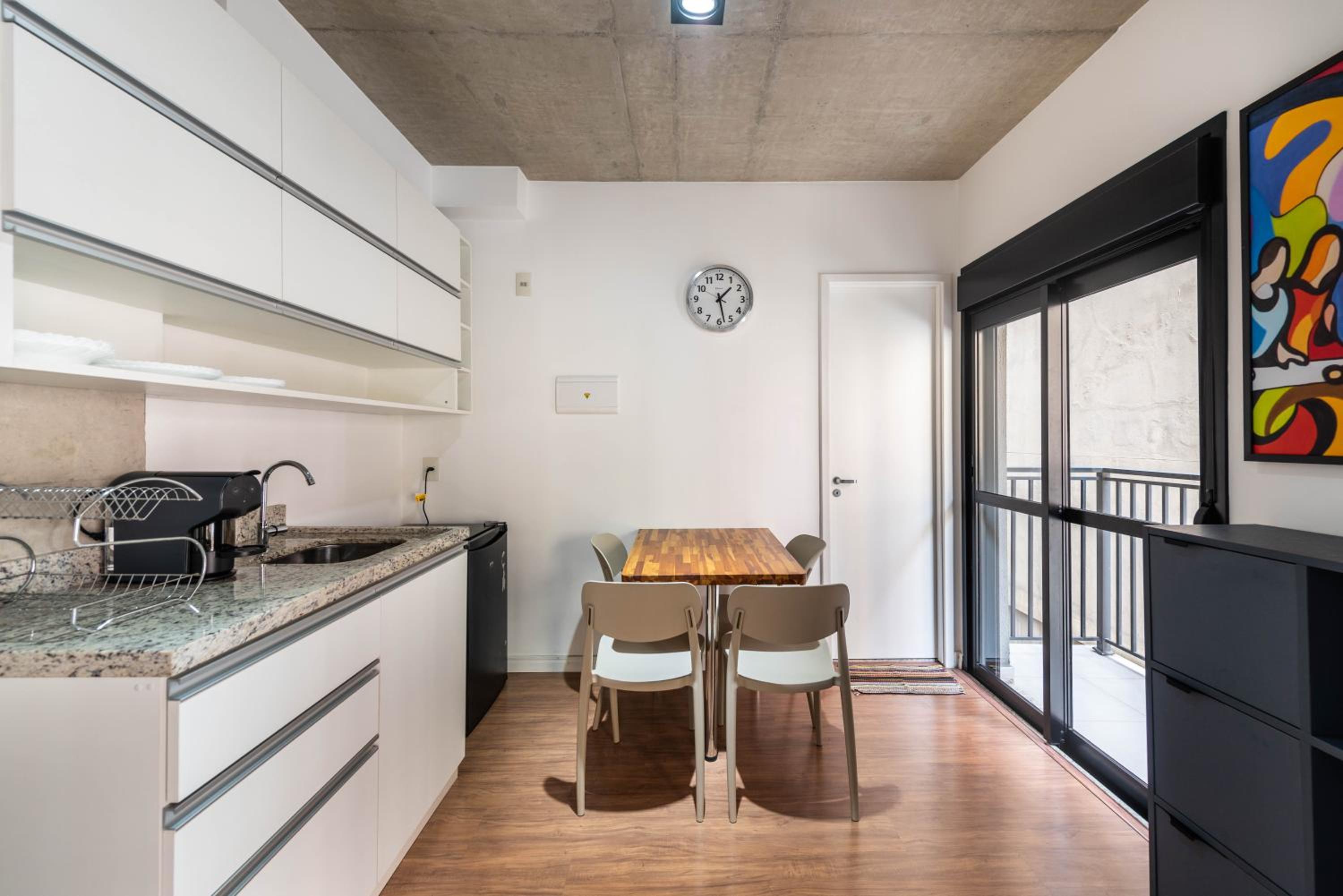 56 Movie screen and parking space! New near Paulista