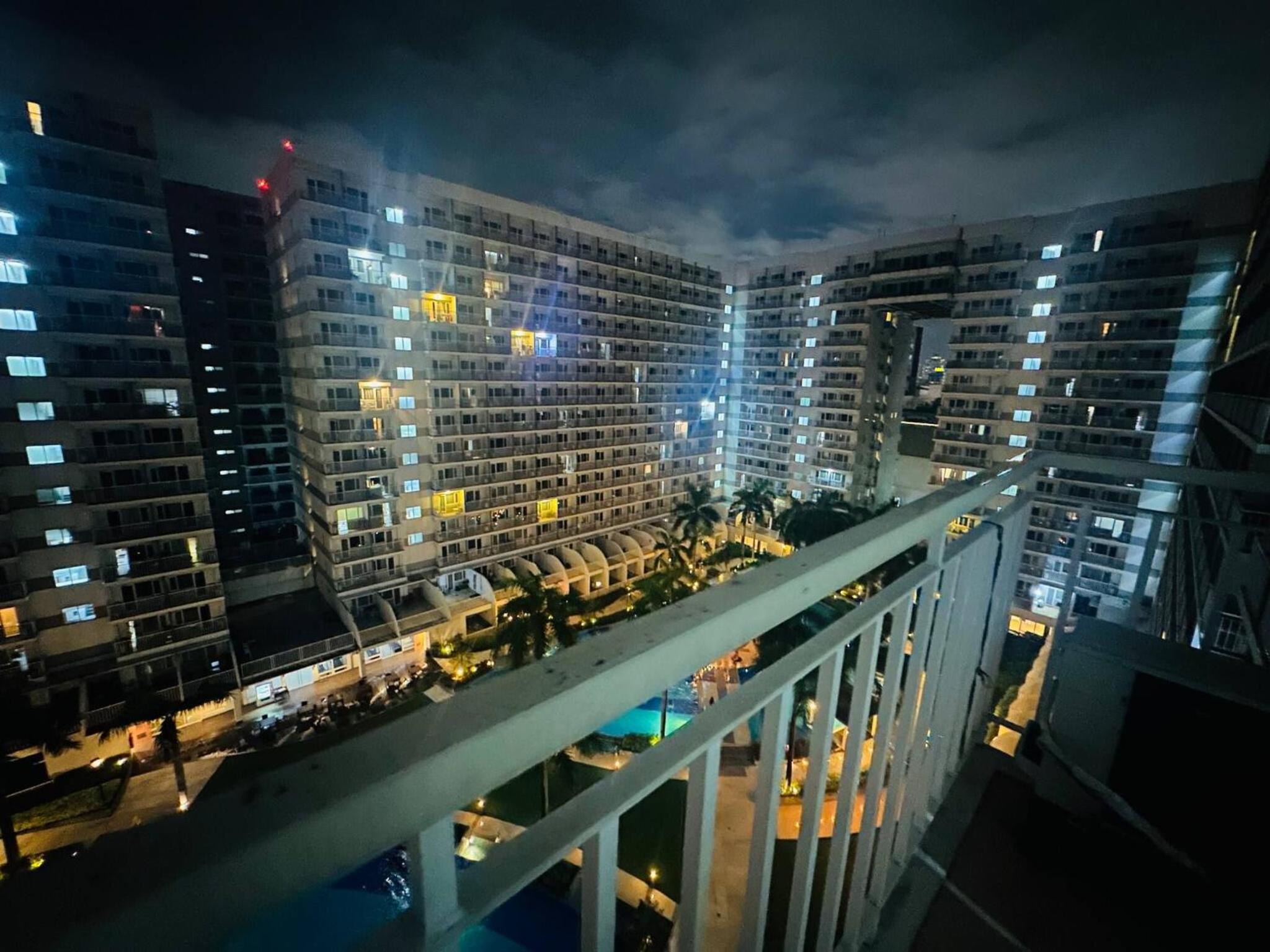 Happy 1br Pasay Apartment for Rent -Peaceful Oasis in the City near Mall Of Asia