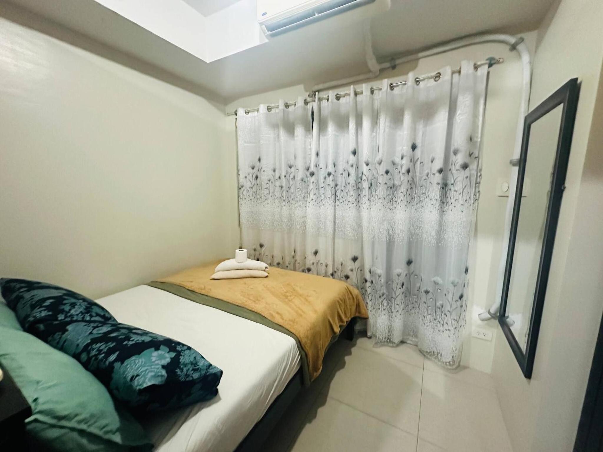 Happy 1br Pasay Apartment for Rent -Peaceful Oasis in the City near Mall Of Asia