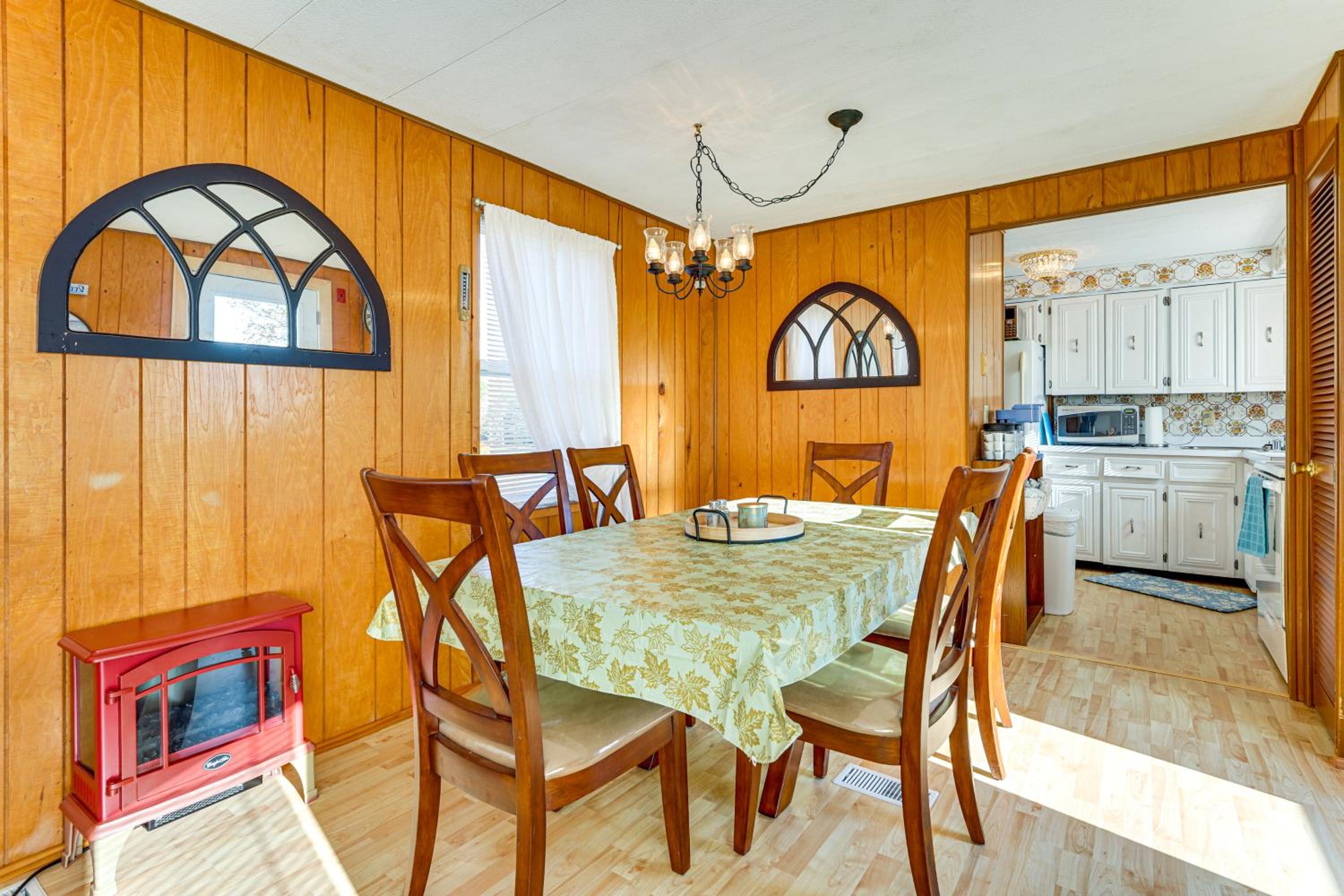 Hike, Fish and Unwind! Coras Cove Brooksville Gem