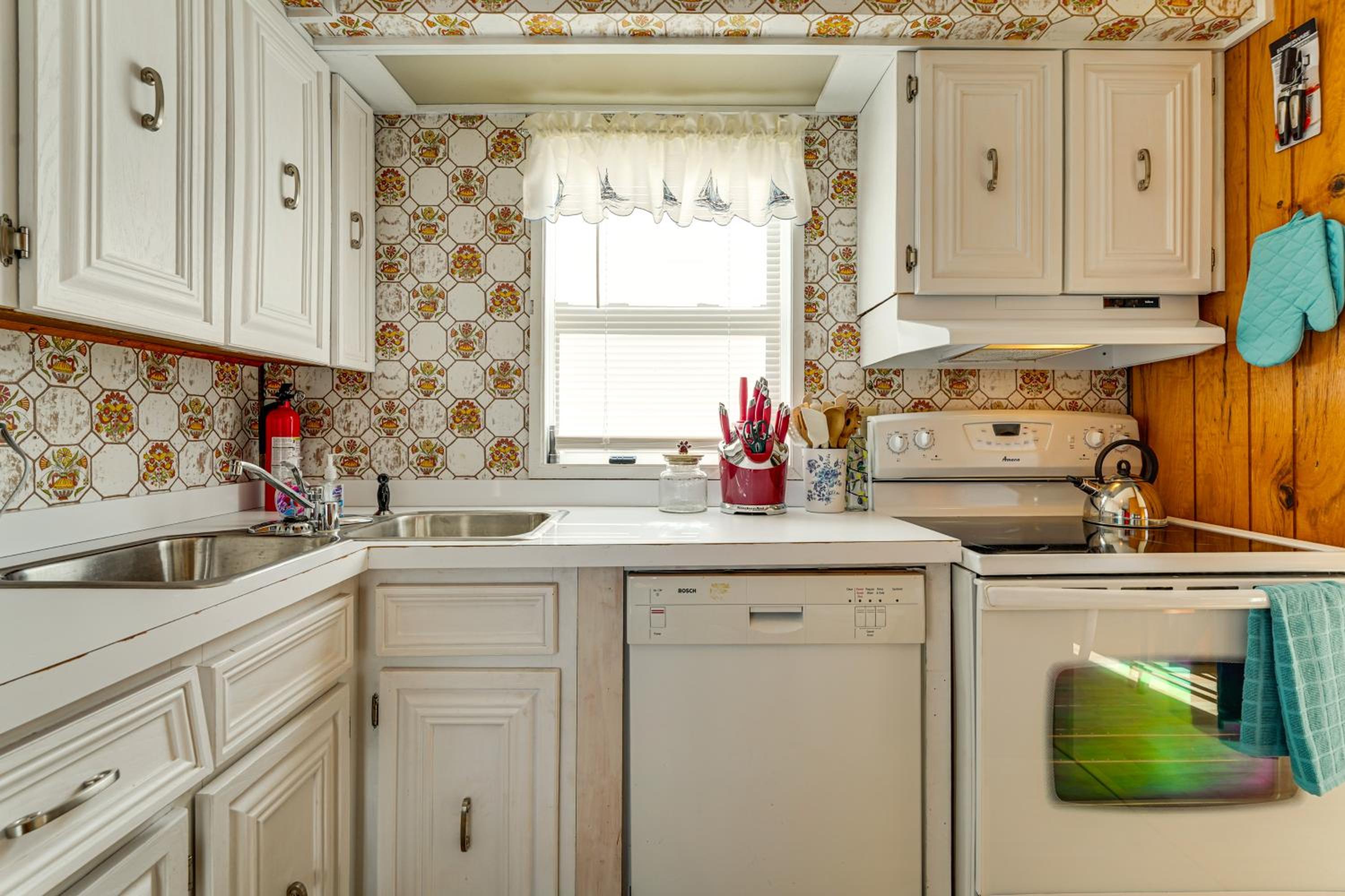 Hike, Fish and Unwind! Coras Cove Brooksville Gem