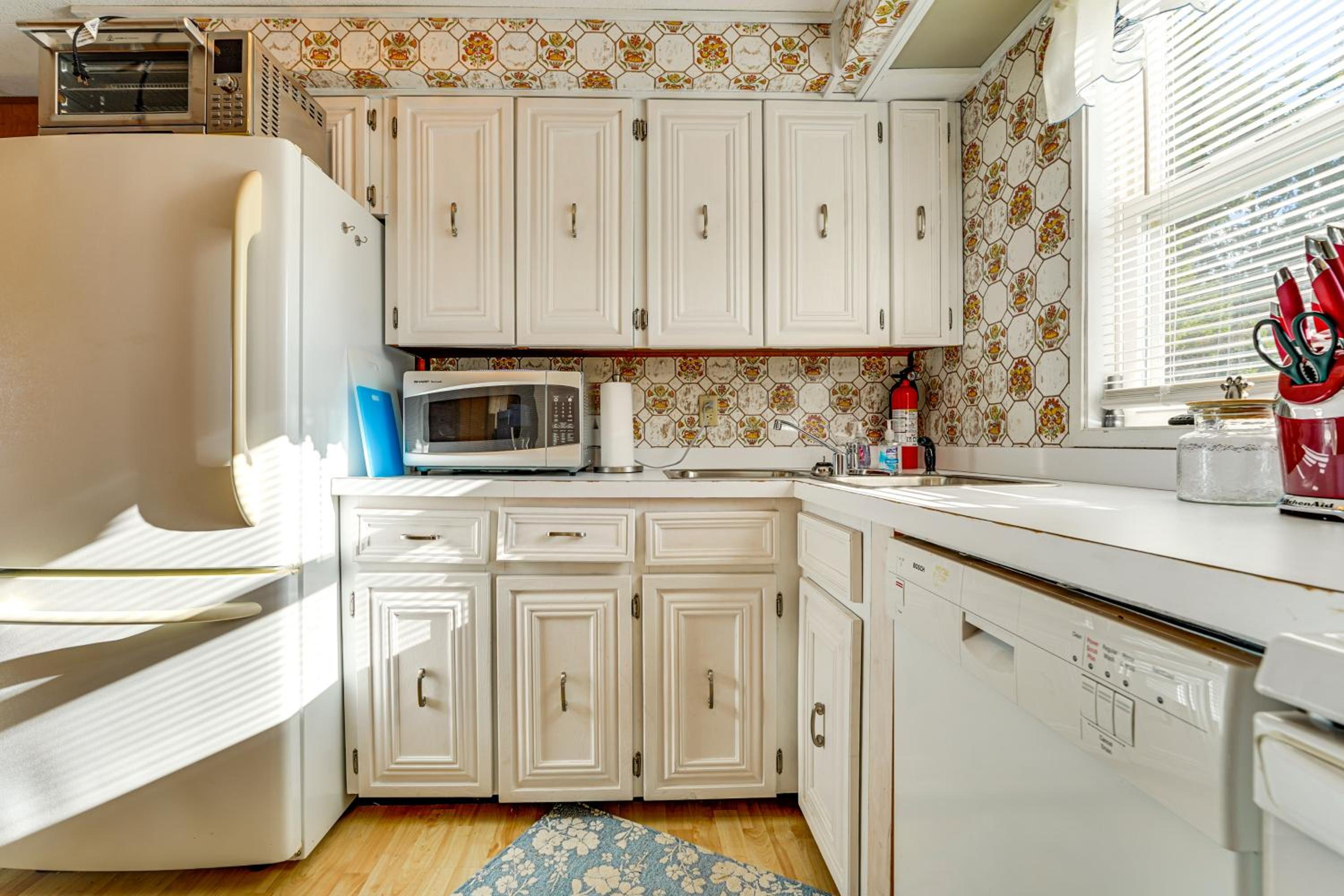 Hike, Fish and Unwind! Coras Cove Brooksville Gem