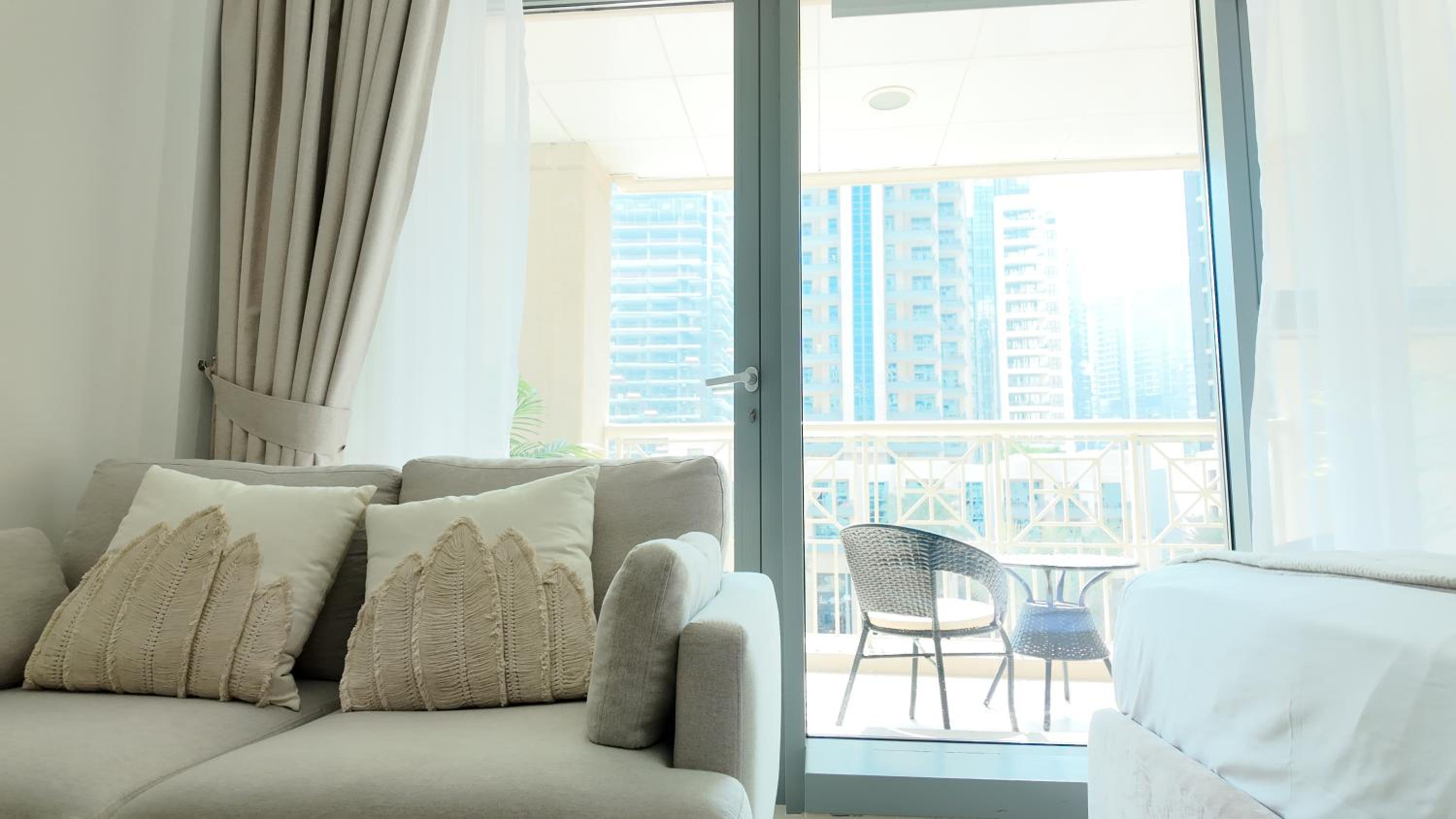 Simply Comfort Vacation Homes Rental Chic Downtown Studio Few Steps to Burj Khalifa