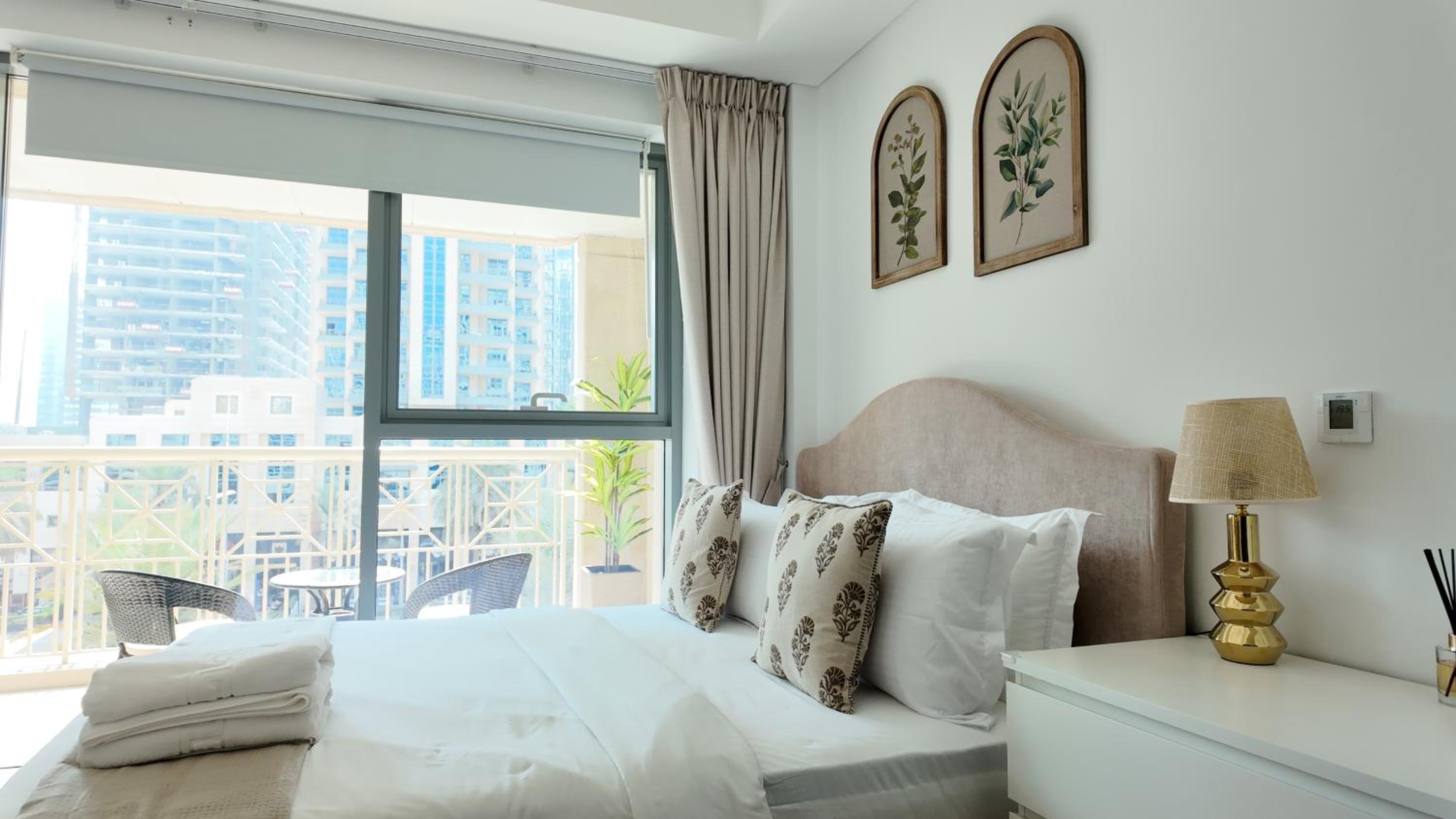 Simply Comfort Vacation Homes Rental Chic Downtown Studio Few Steps to Burj Khalifa