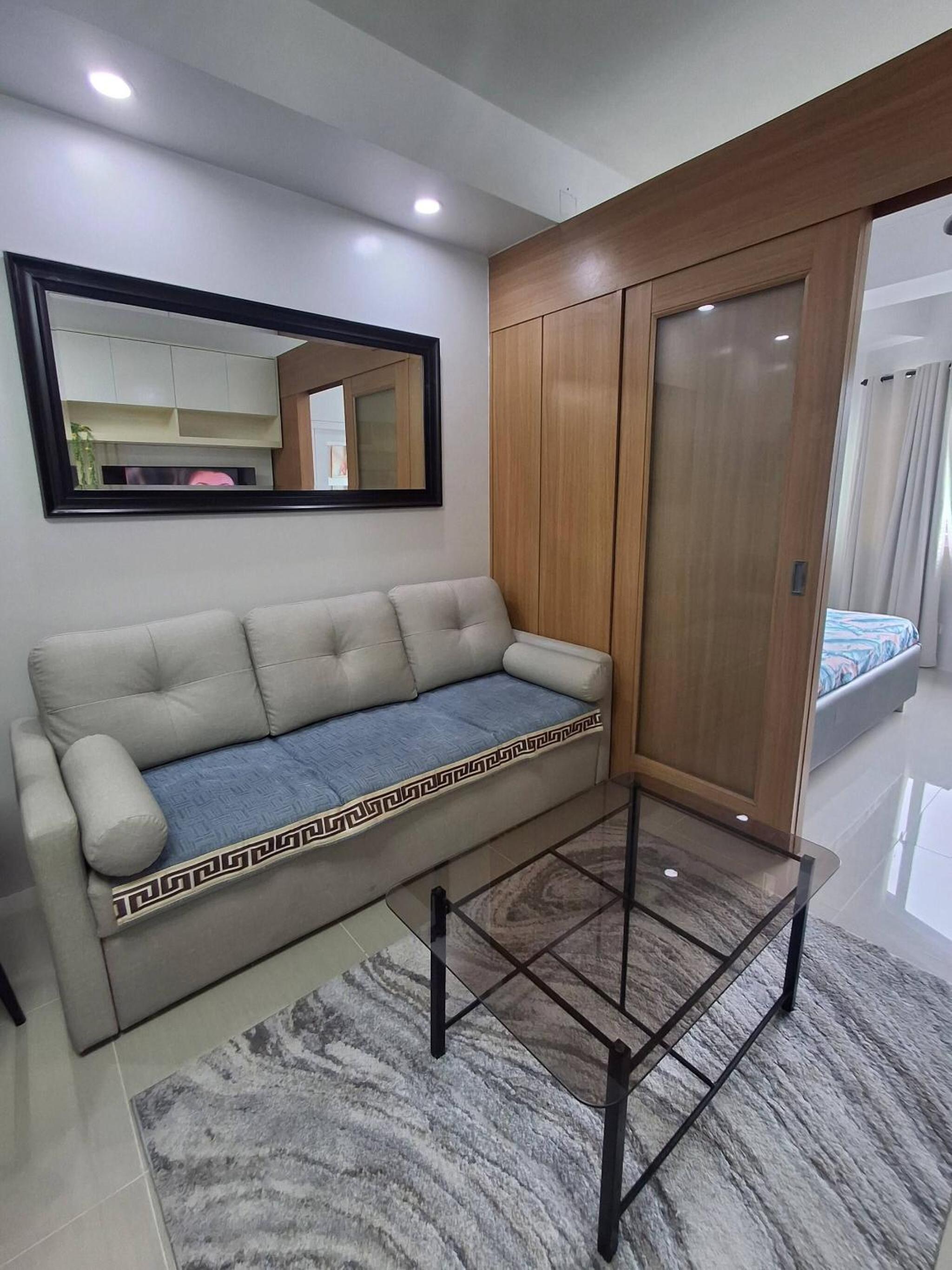idyllic Apartment for Rent - Perfect for Short-Term Stay Front of Mall of Asia