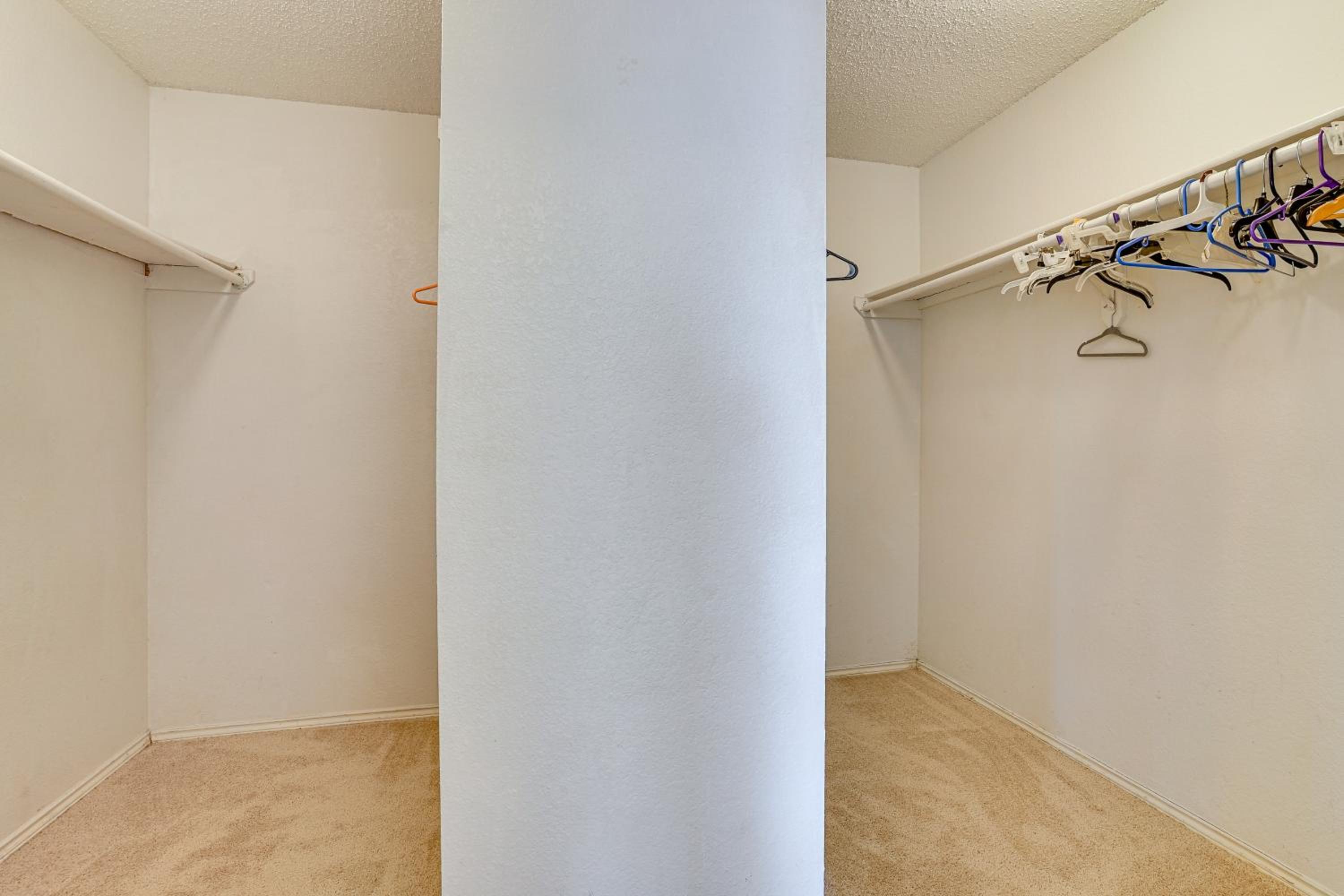 Large Families Welcome! Spacious Fort Worth Home