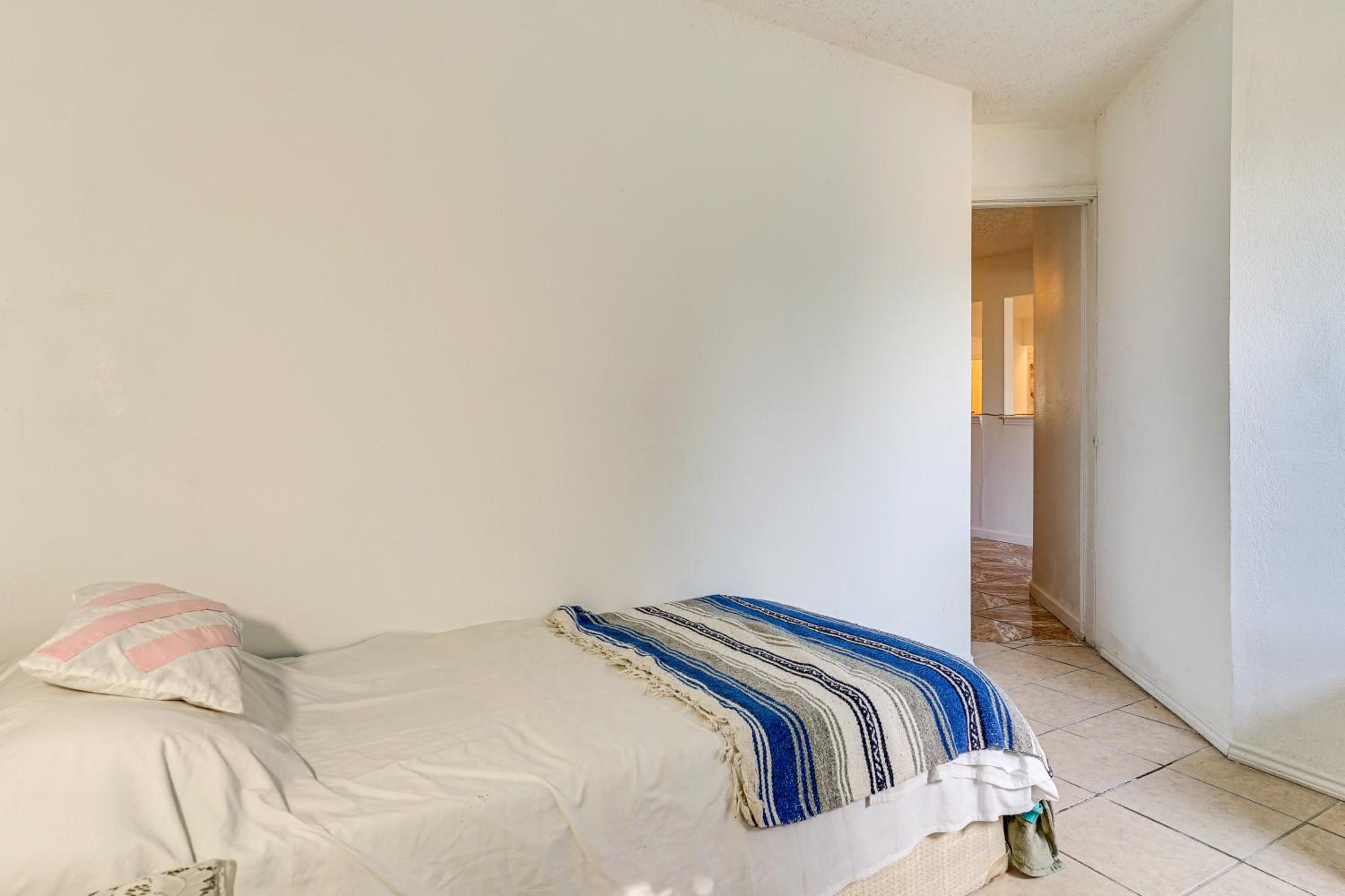 Large Families Welcome! Spacious Fort Worth Home