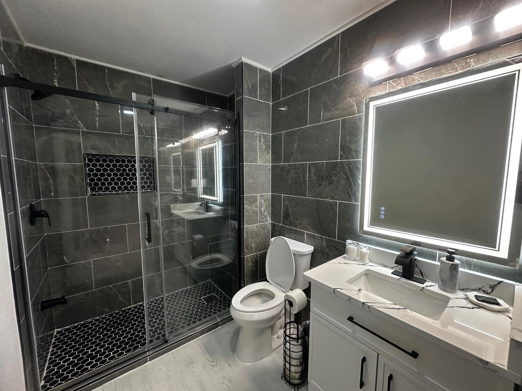 Steps to Sea! Coastal Escape in Fort Walton Beach