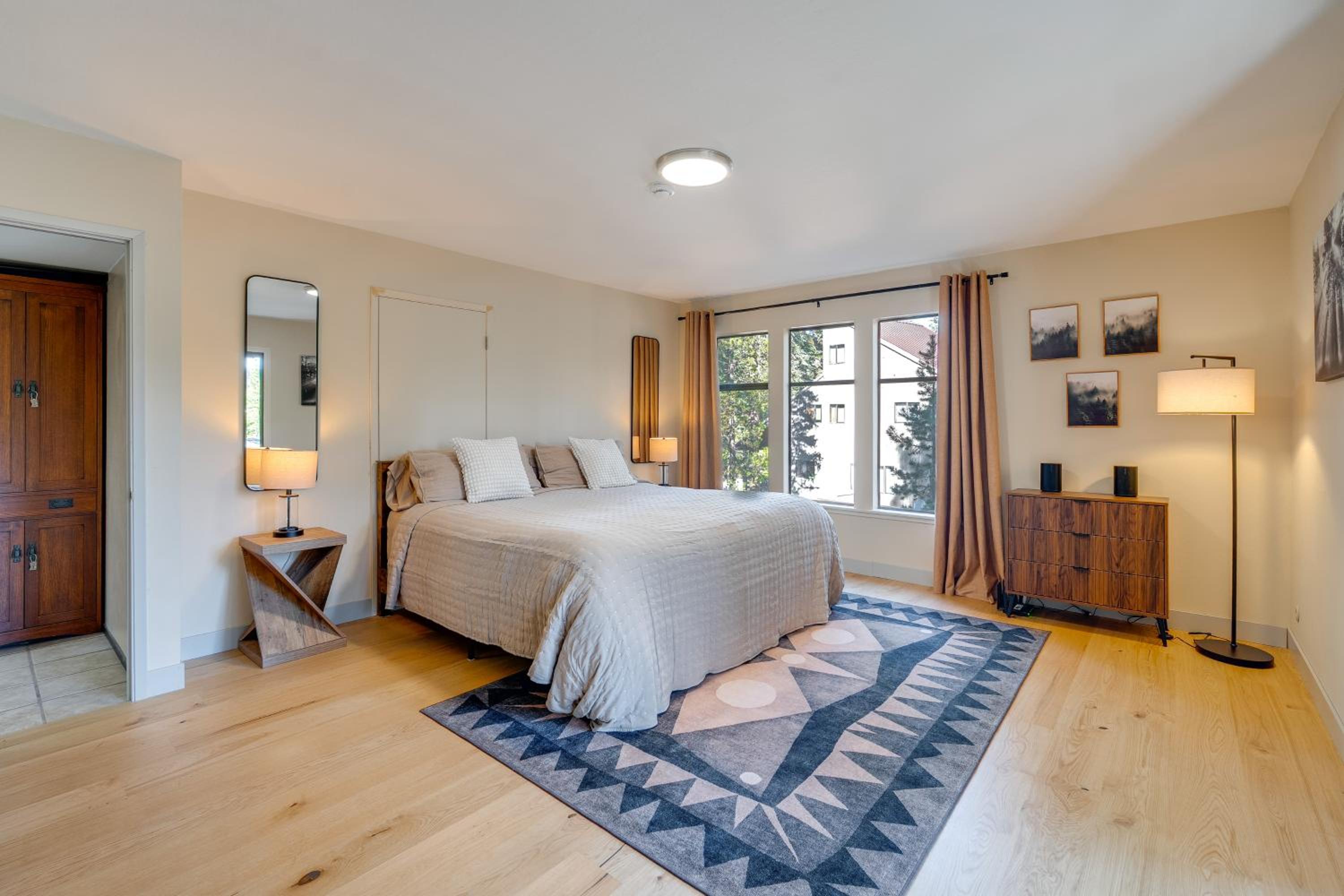 Ski-InandSki-Out Retreat with Sauna in Bear Valley!
