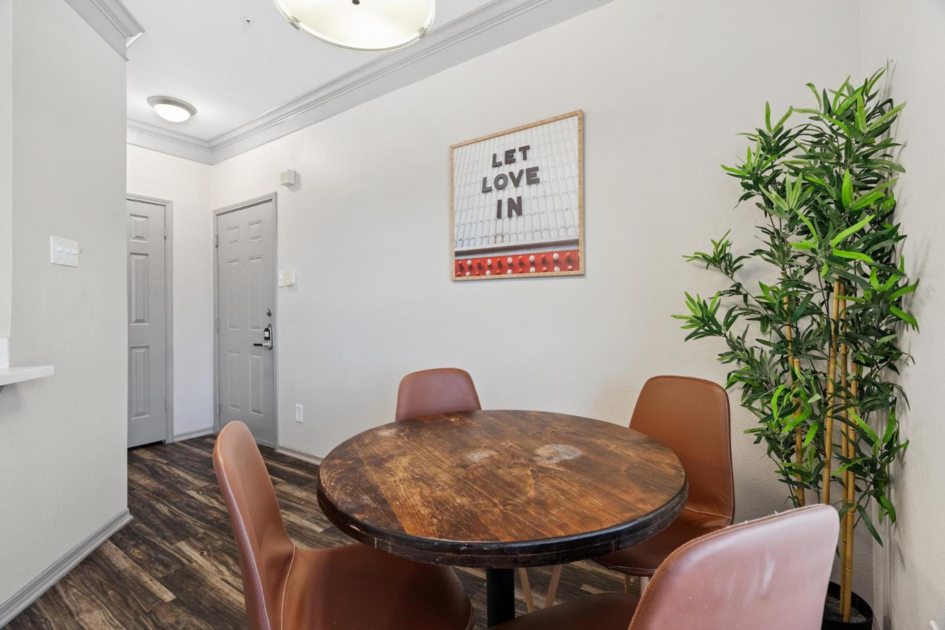 Furnished apartments next to the Domain