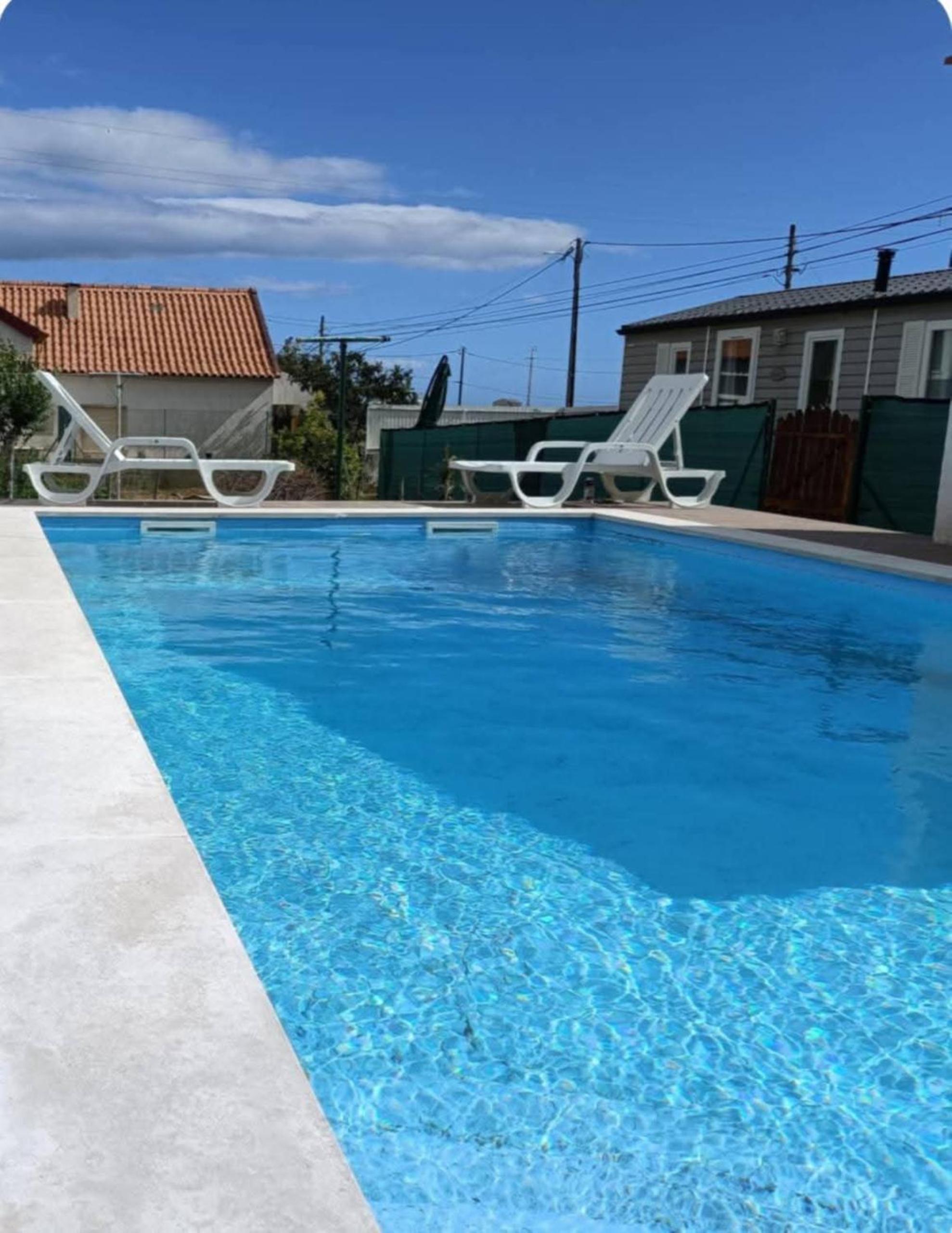 Sesimbra 3 Bedrooms with Shared Pool
