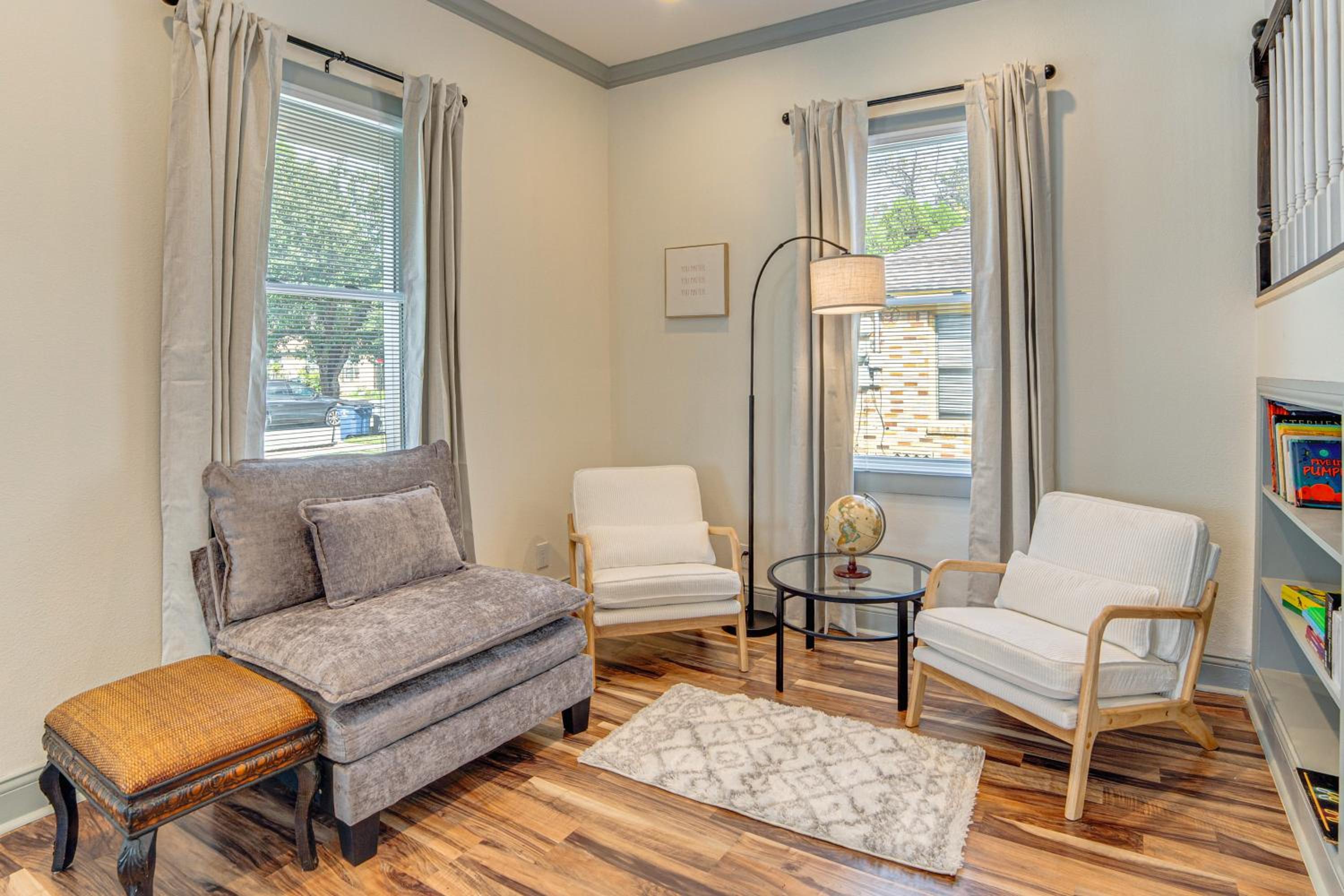 Outdoor Oasis 2 Mi to Downtown Dallas and Venues!