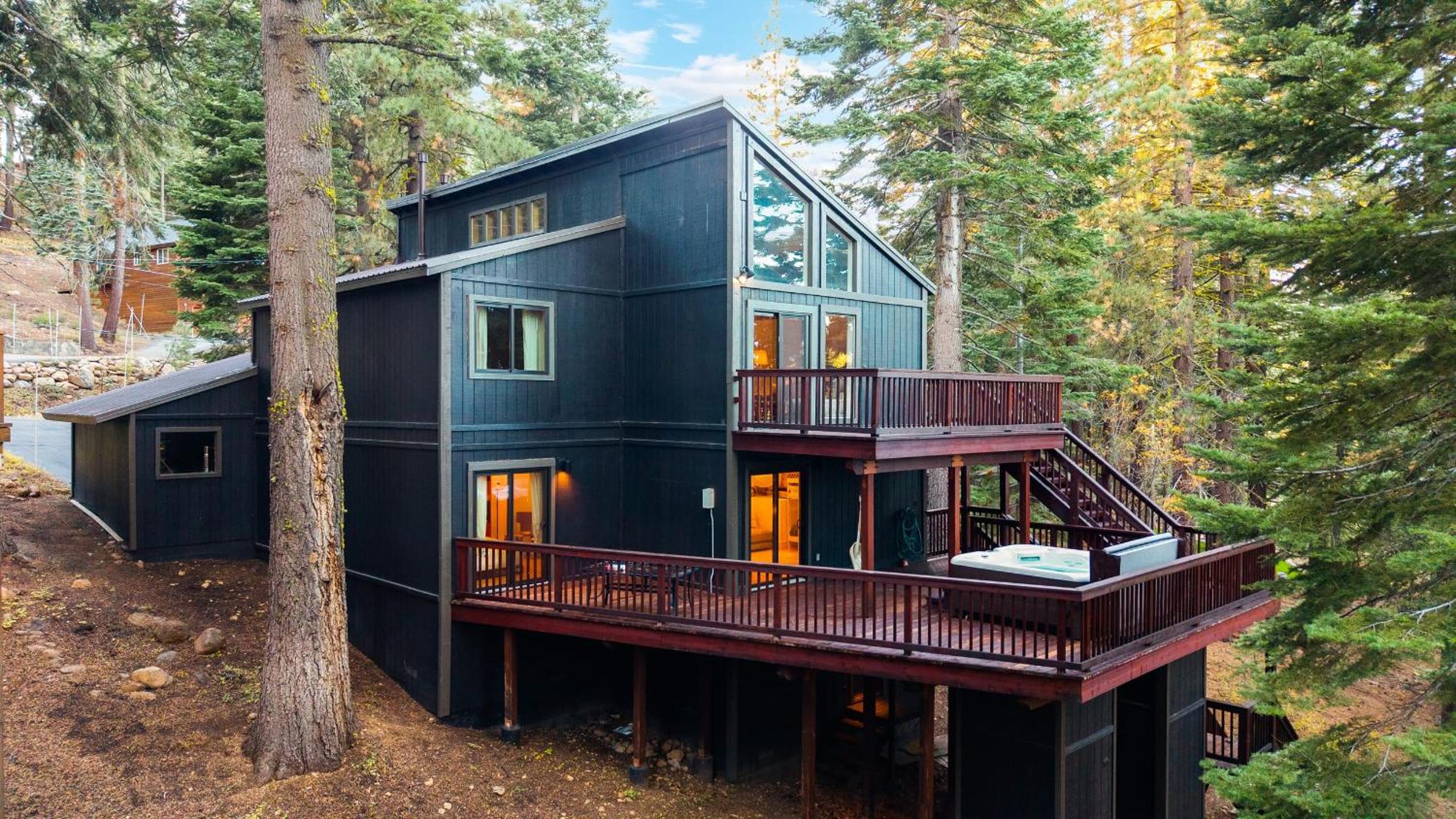 Hot Tub Sauna Forest Views in Tahoe Donner Cedar Summit by Avantstay