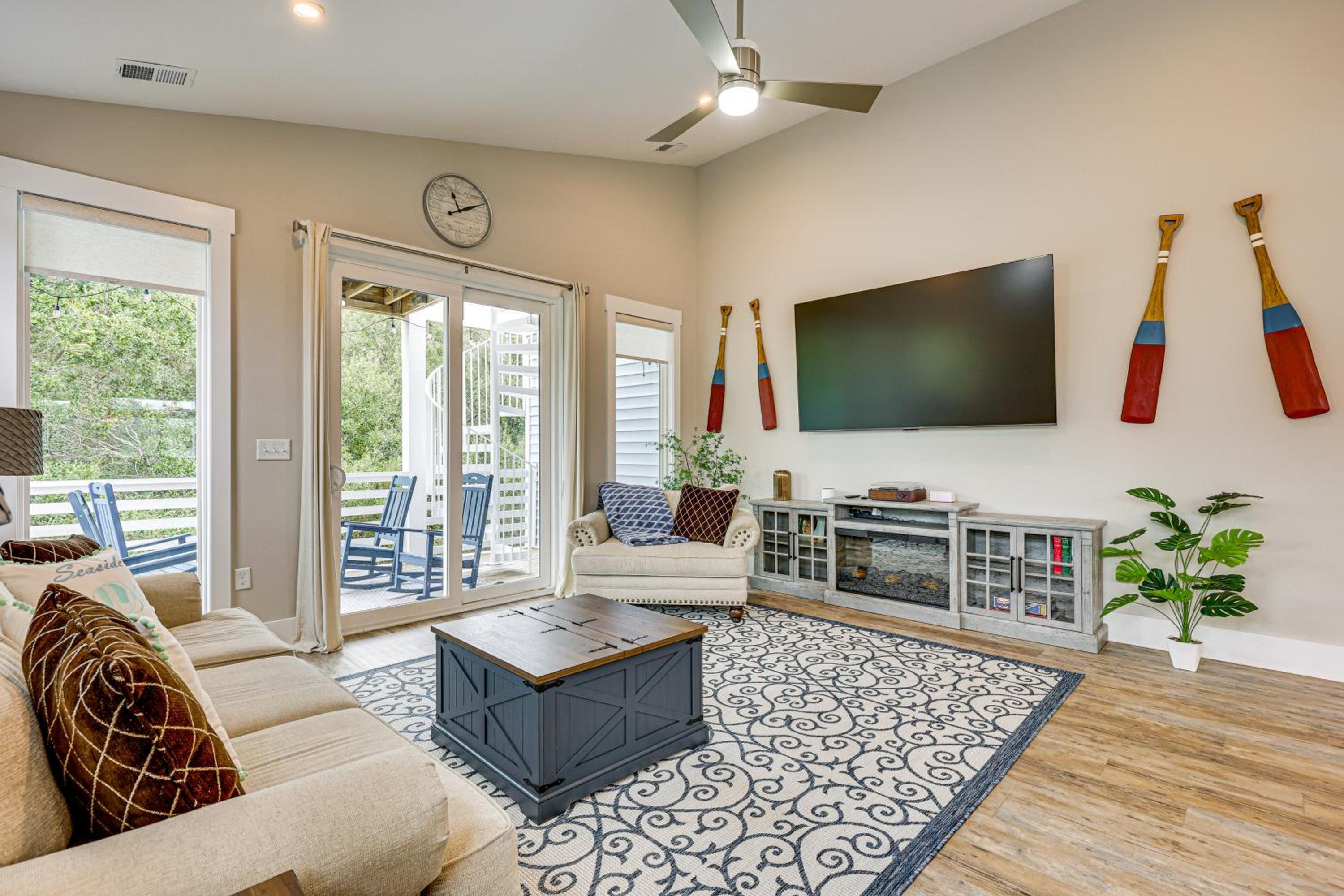 Explore the Seashore! Sunny Carolina Beach Home
