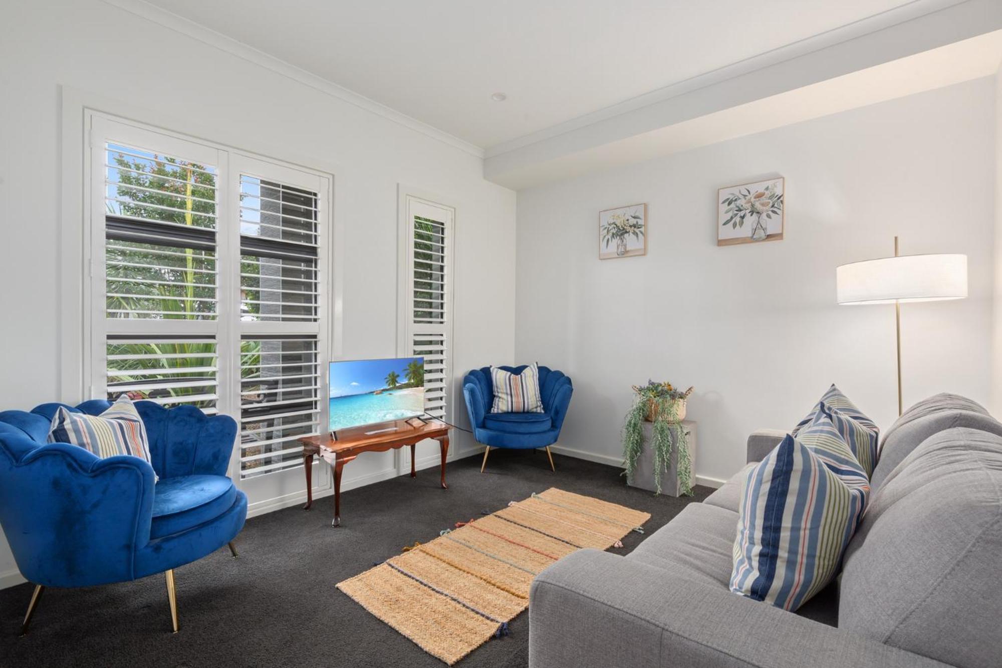 Bright Family Home in Rydalmere with Yard & BBQ