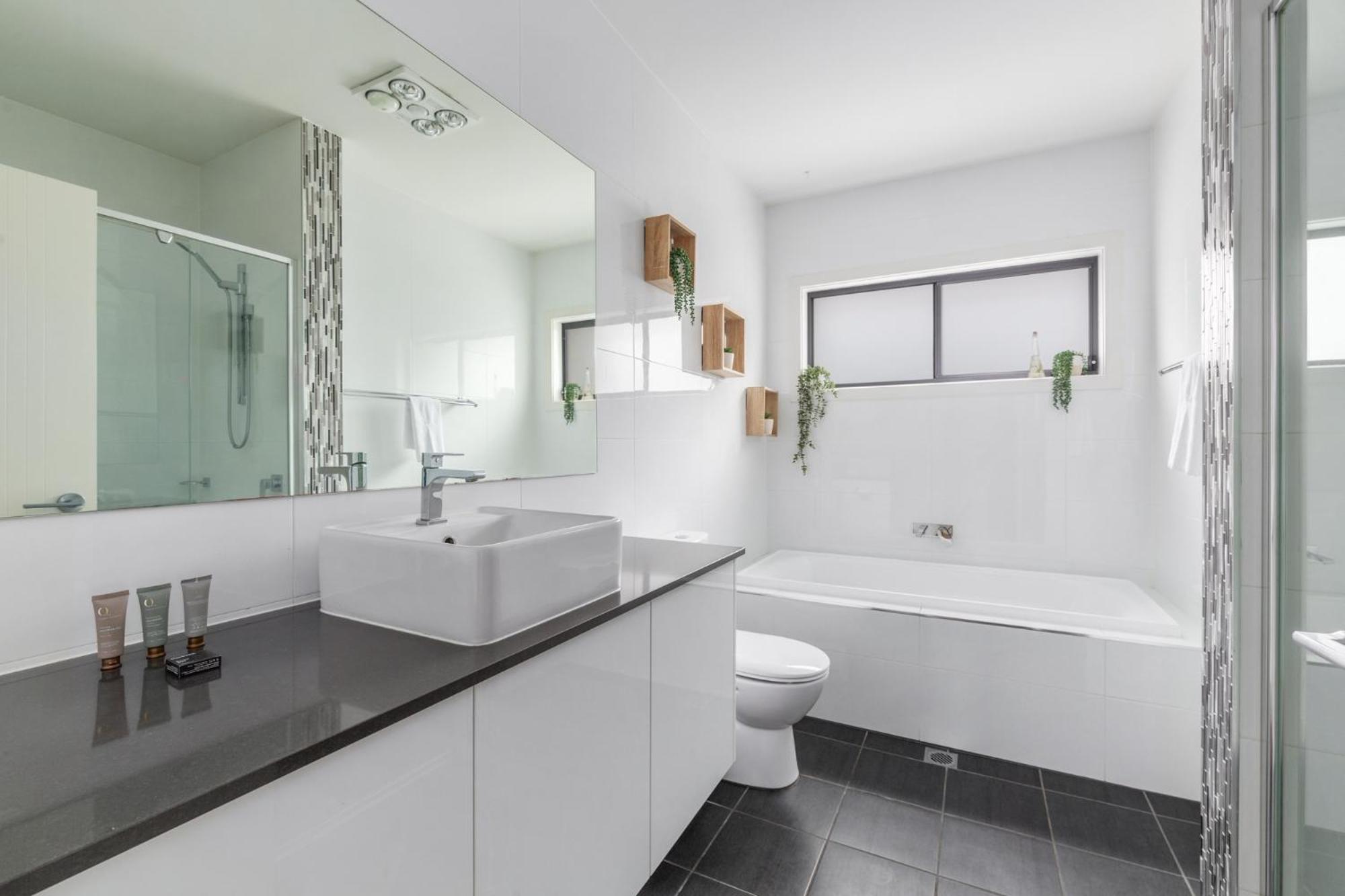 Bright Family Home in Rydalmere with Yard & BBQ