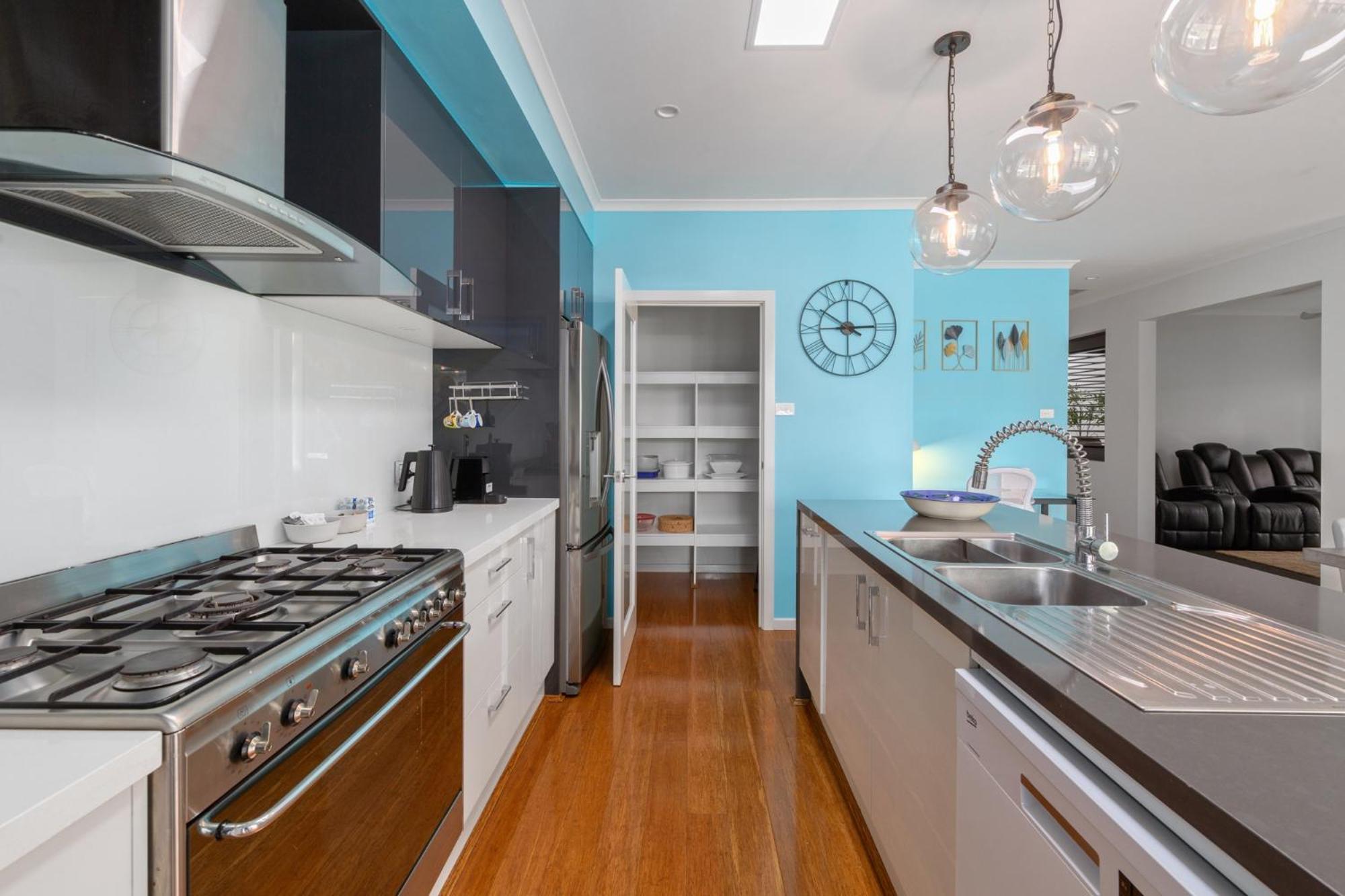 Bright Family Home in Rydalmere with Yard & BBQ