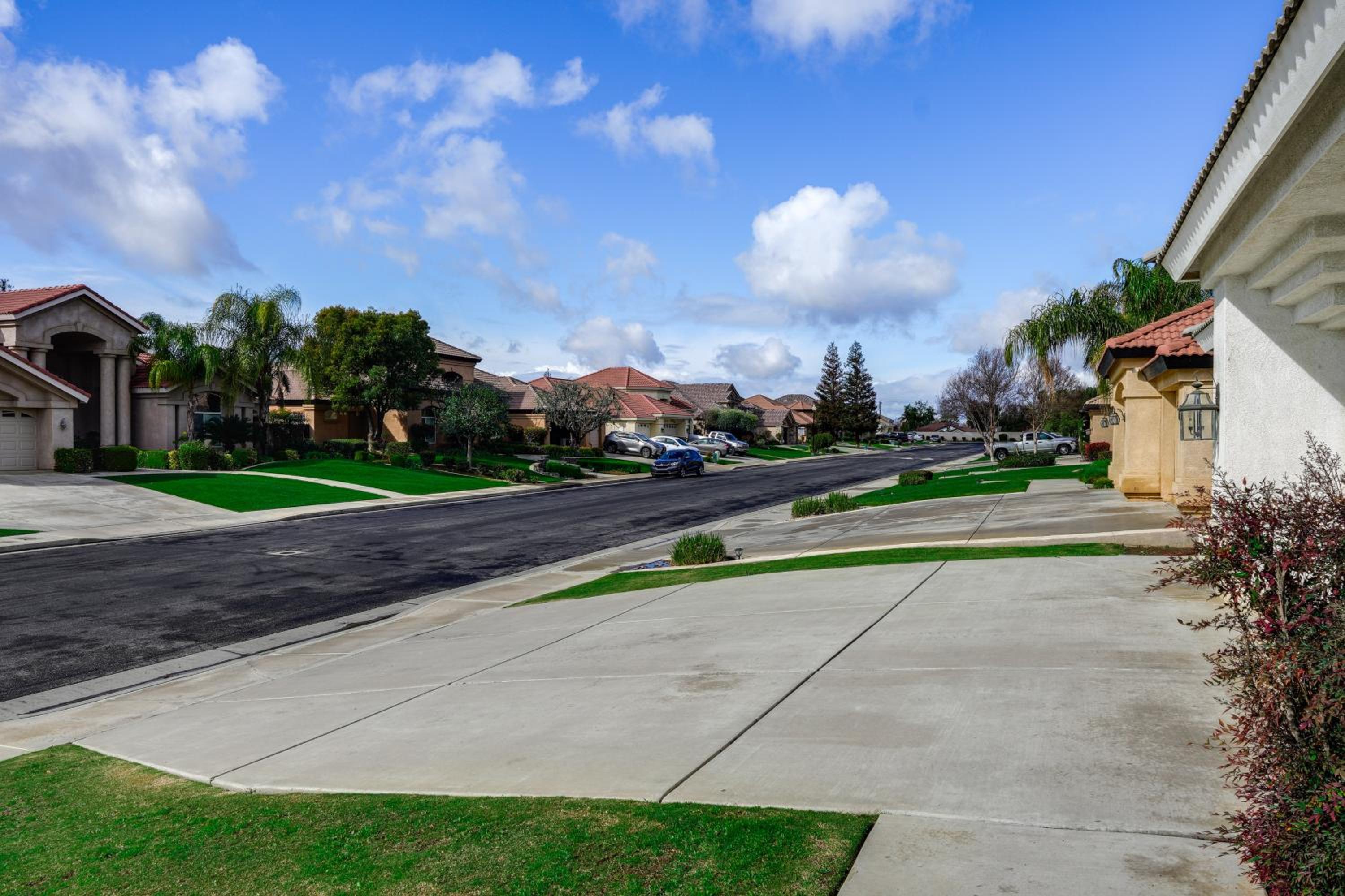 5 Mi to the Marketplace Roomy Bakersfield Retreat