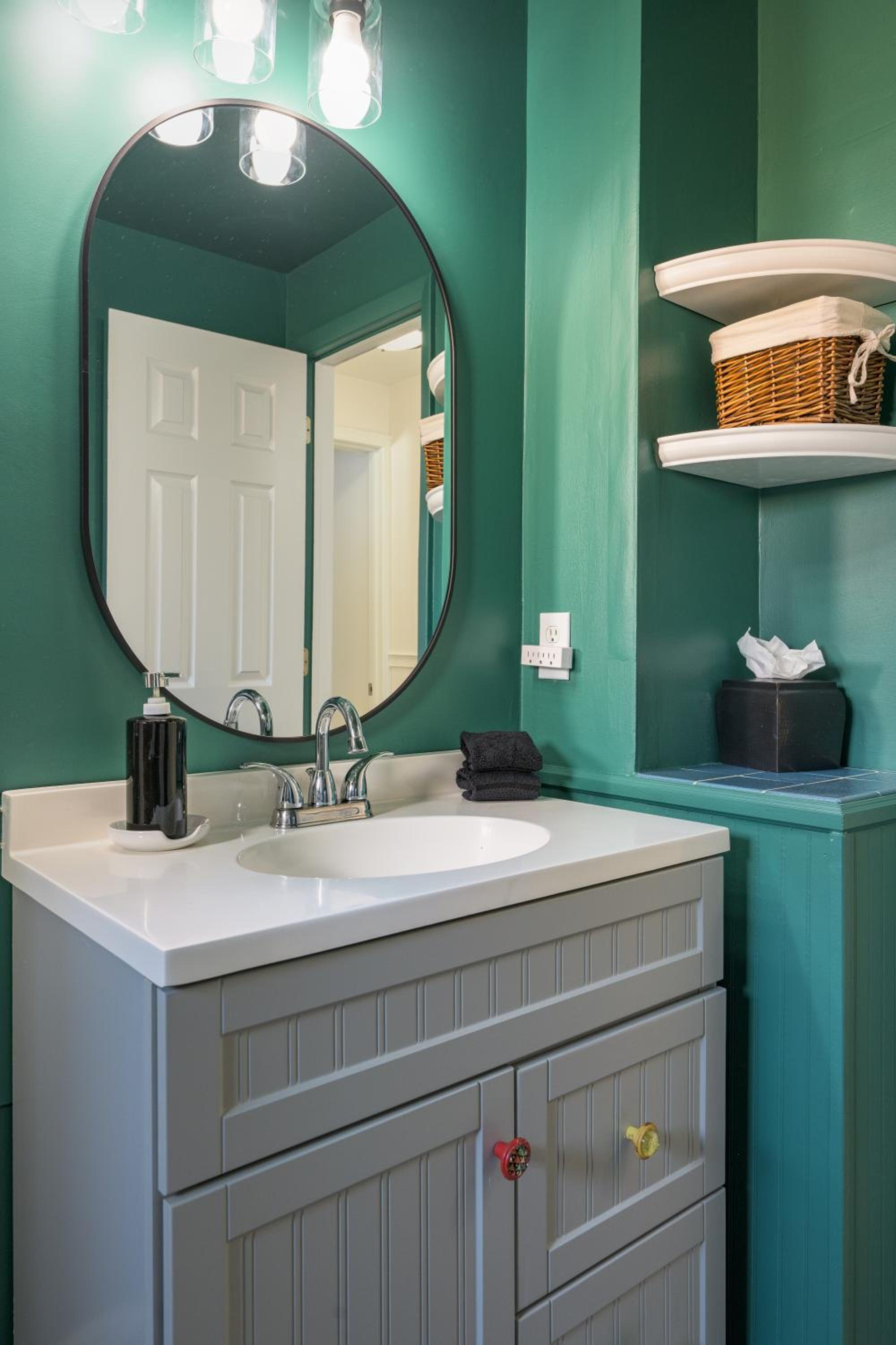 Cozy Family Retreat with Yard - Walk to Olde Town