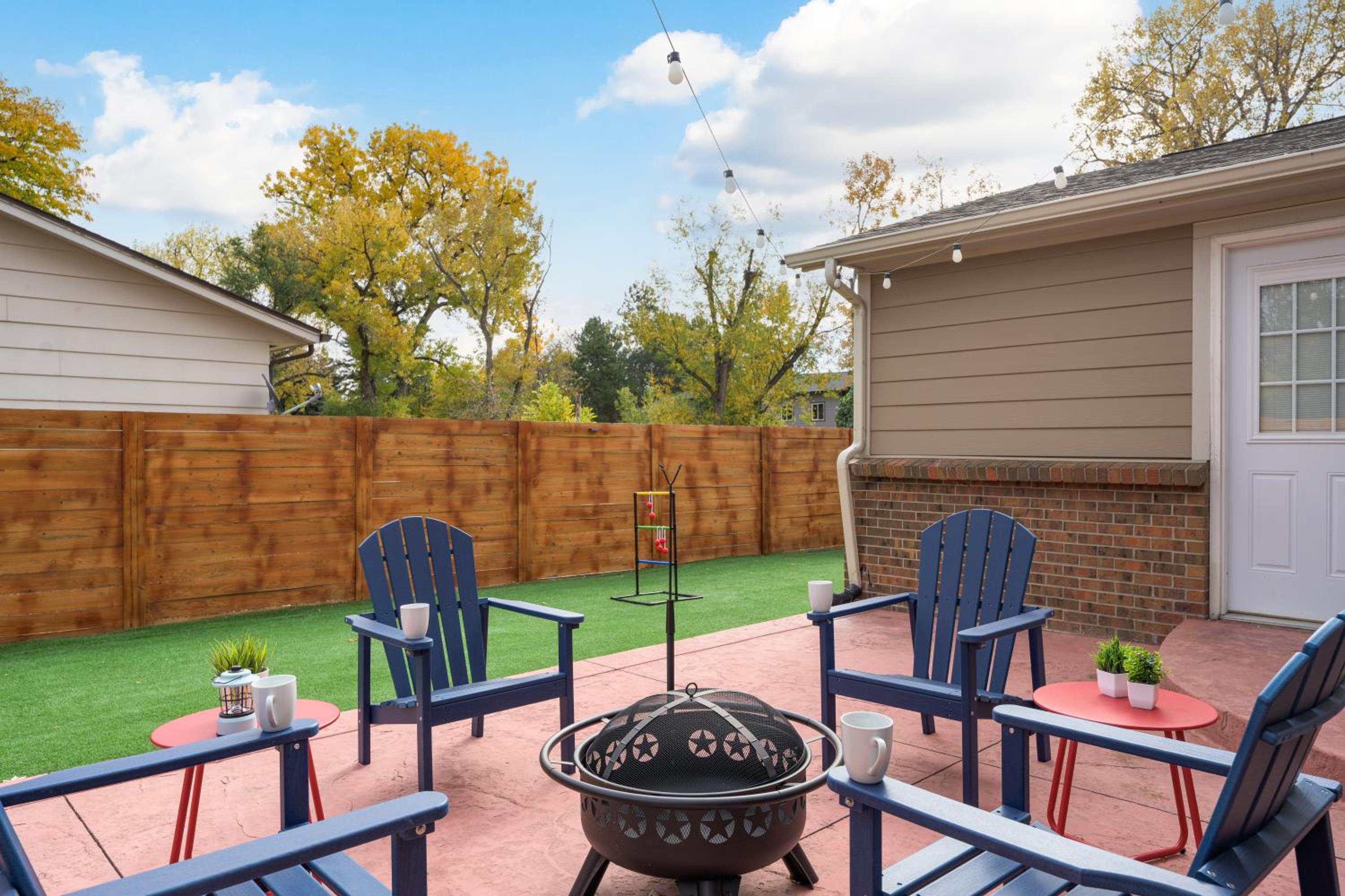 Cozy Family Retreat with Yard - Walk to Olde Town