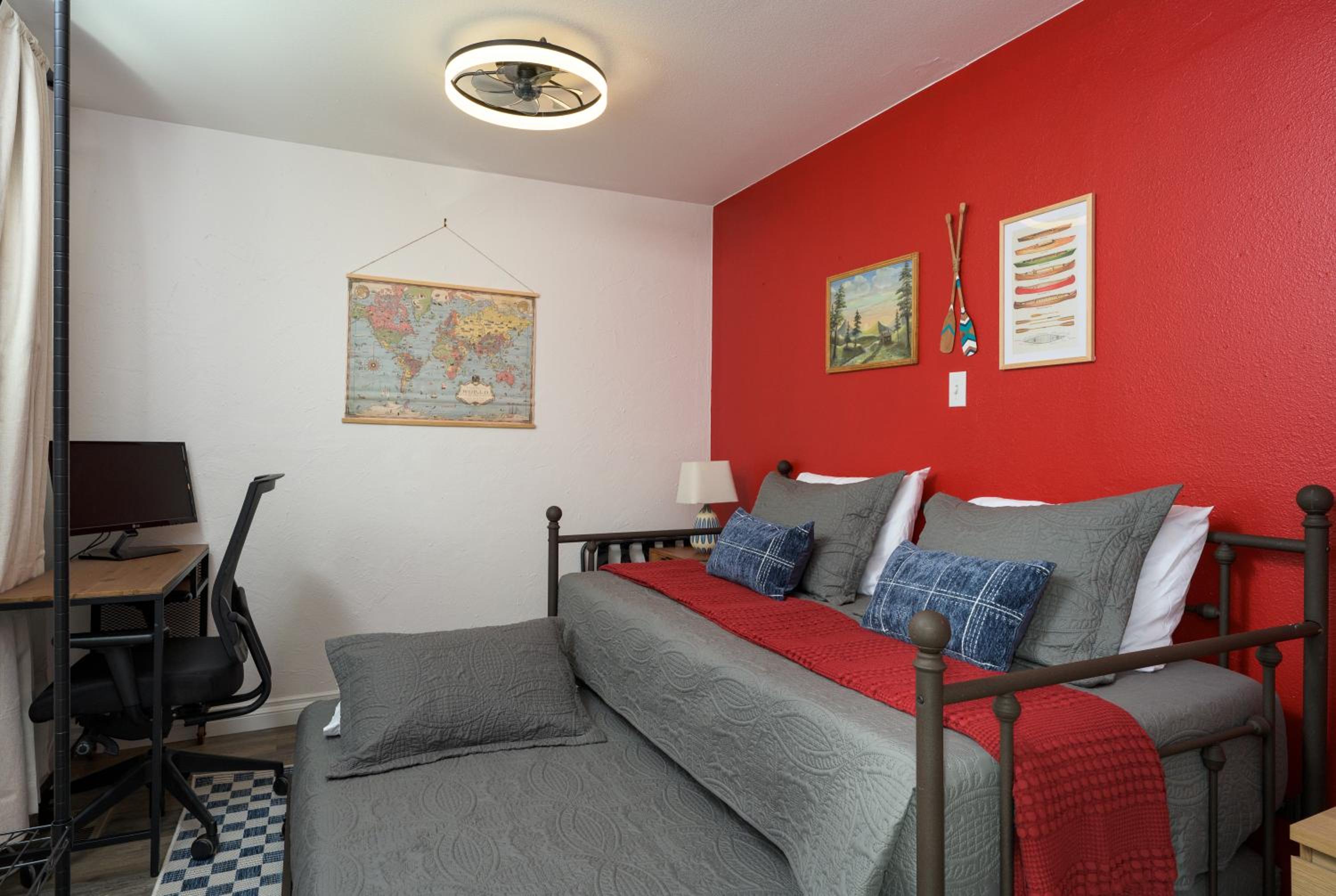 Cozy Family Retreat with Yard - Walk to Olde Town