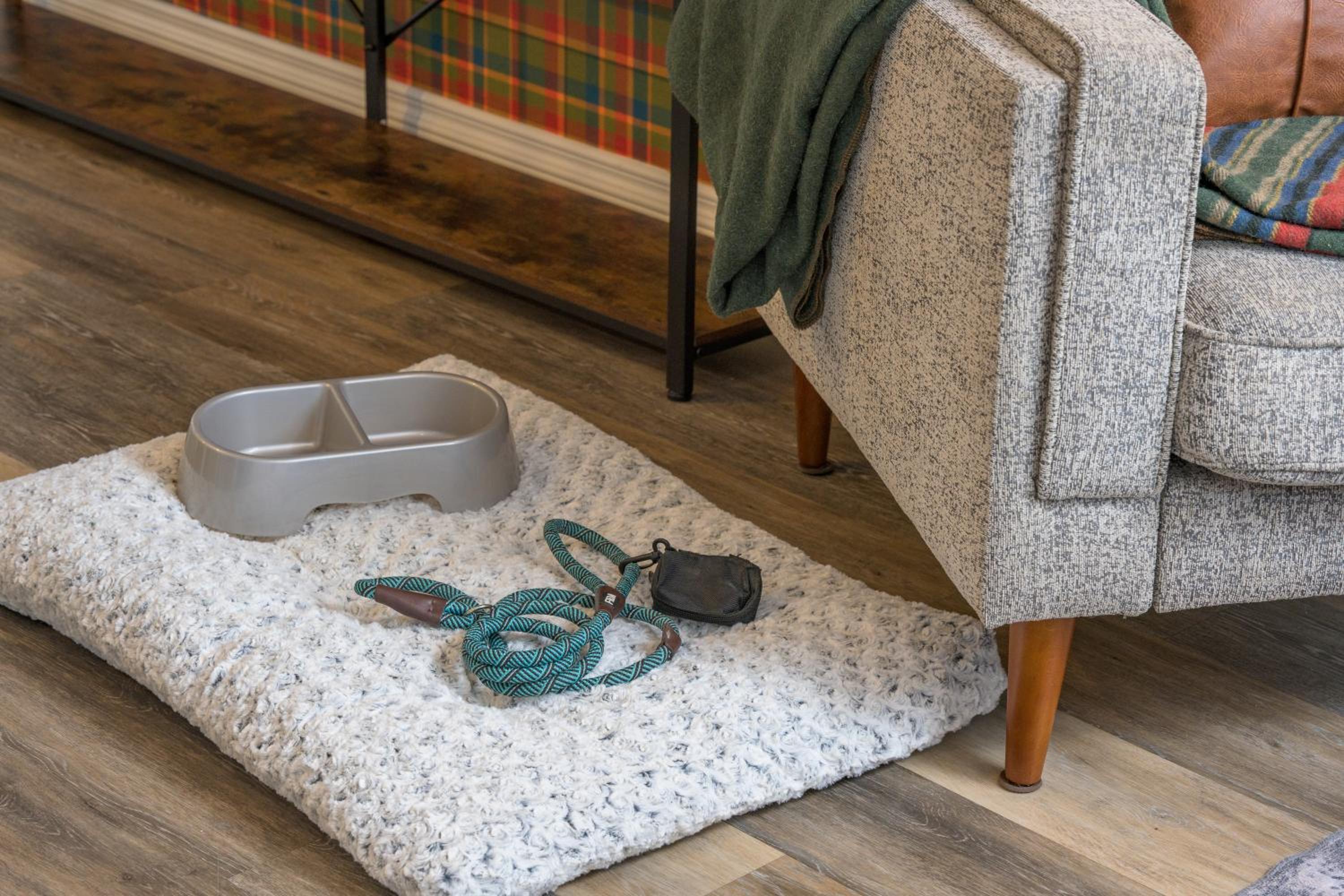 Cozy Family Retreat with Yard - Walk to Olde Town