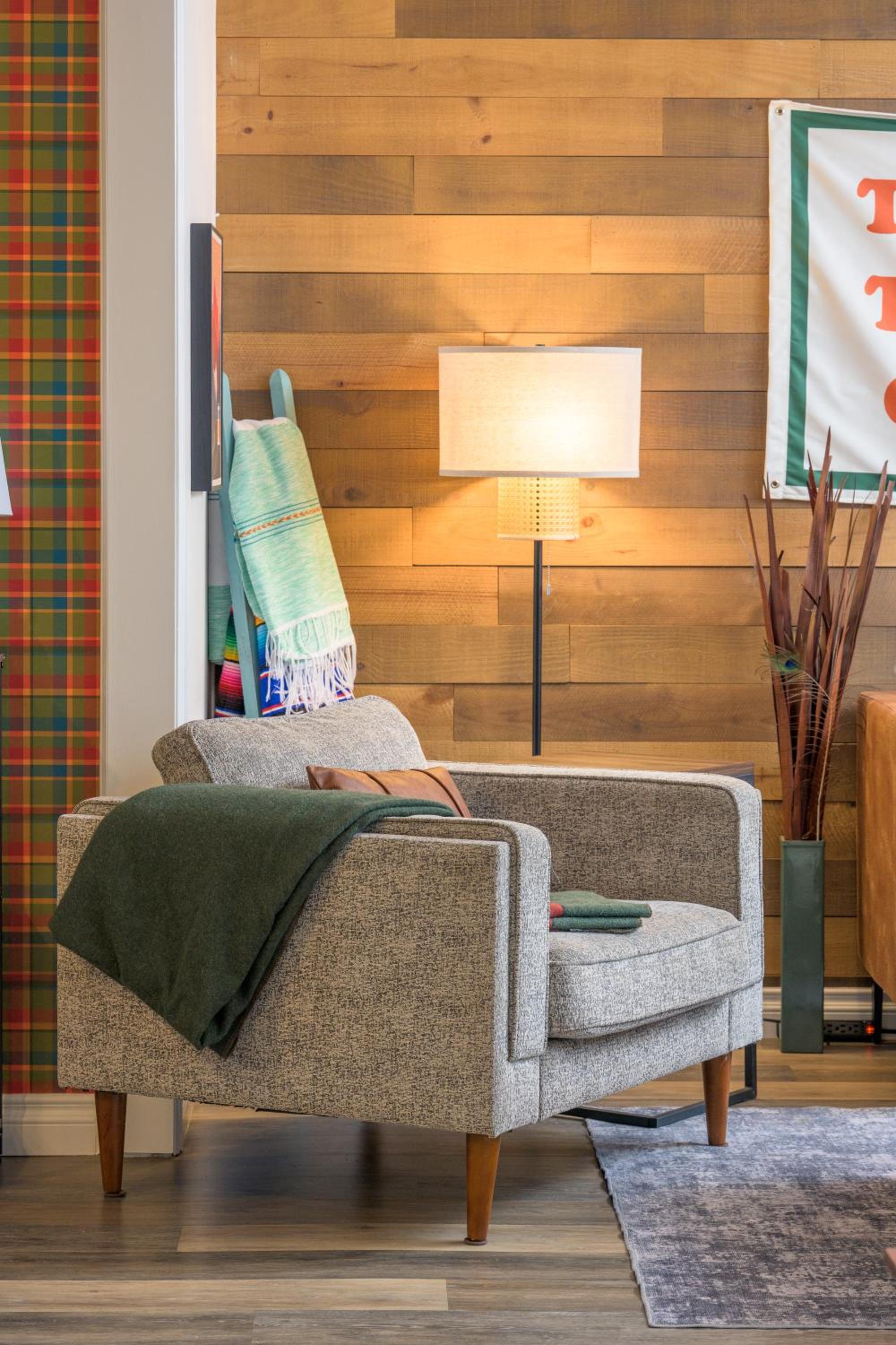 Cozy Family Retreat with Yard - Walk to Olde Town