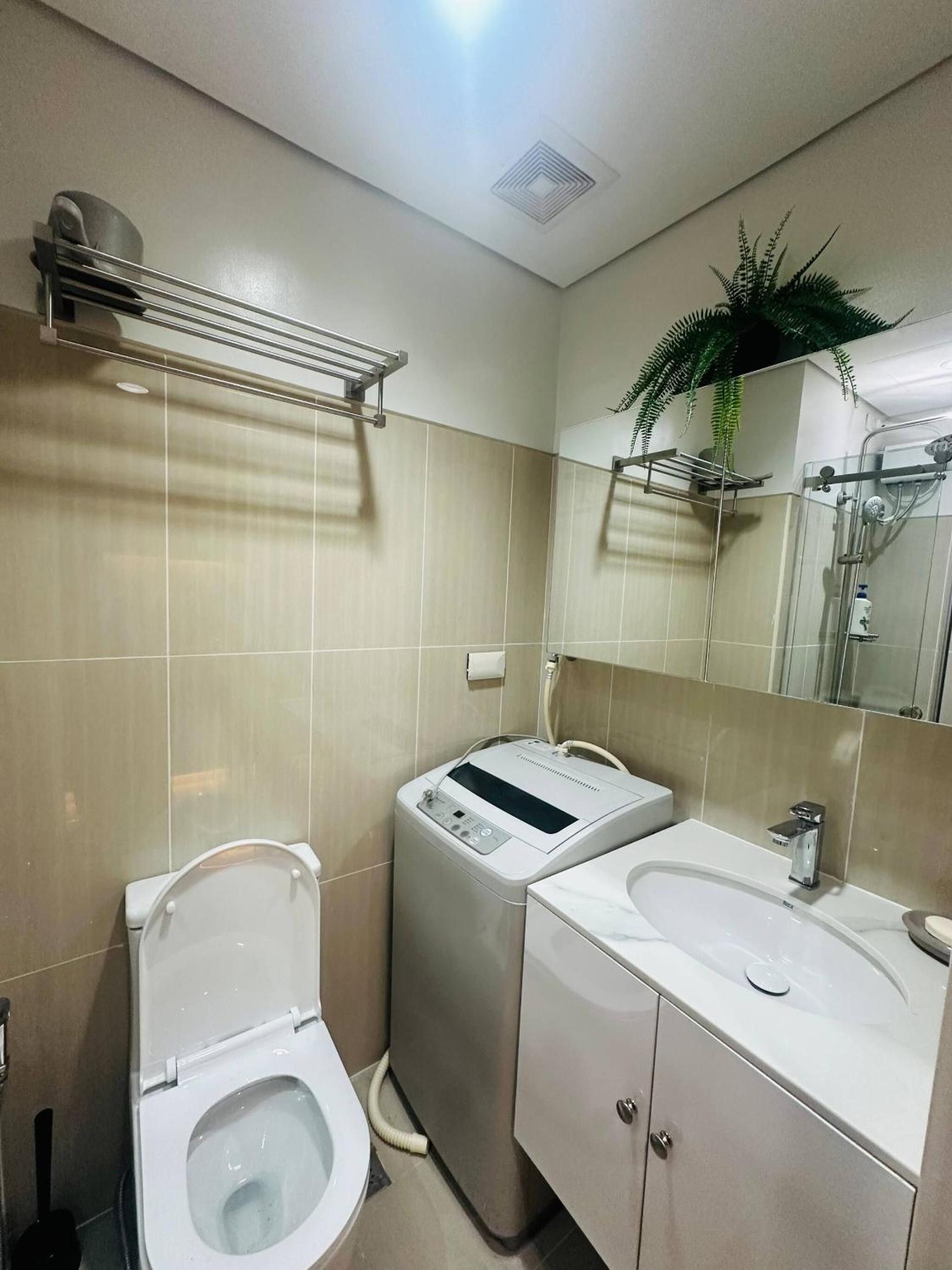 Chic Retreat in Pasay City - Scandinavian with Balcony facing Mall Of Asia