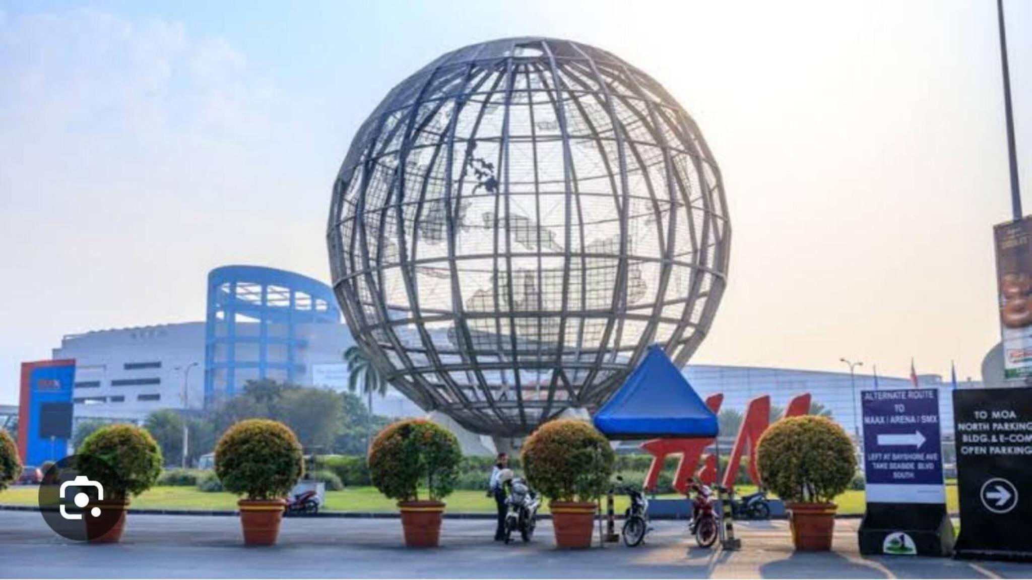 Chic Retreat in Pasay City - Scandinavian with Balcony facing Mall Of Asia