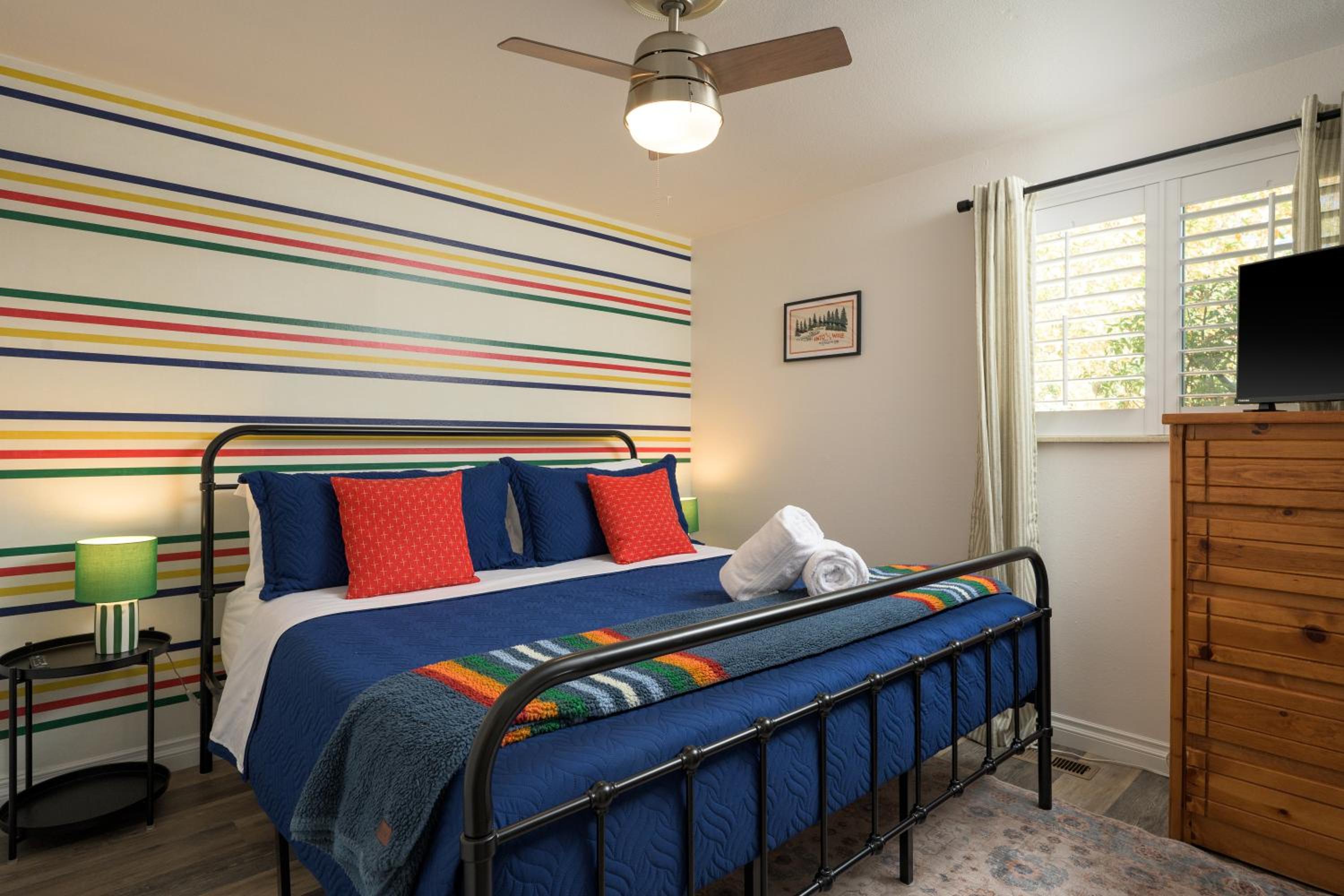 Cozy Family Retreat with Yard - Walk to Olde Town